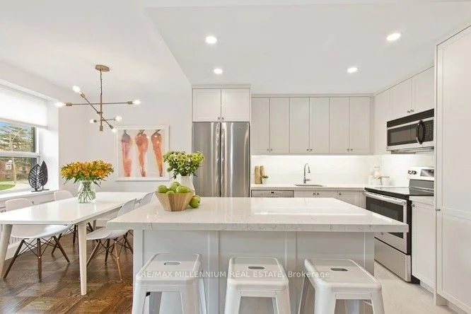 2 Ridelle Avenue 103, Toronto C04, ON M6B 1H4