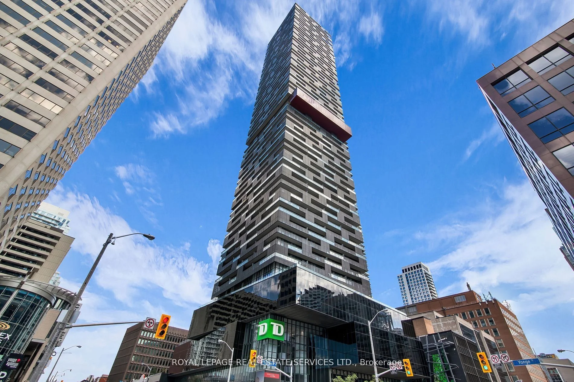 8 Eglinton Avenue E 4008, Toronto C10, ON M4P 0C1