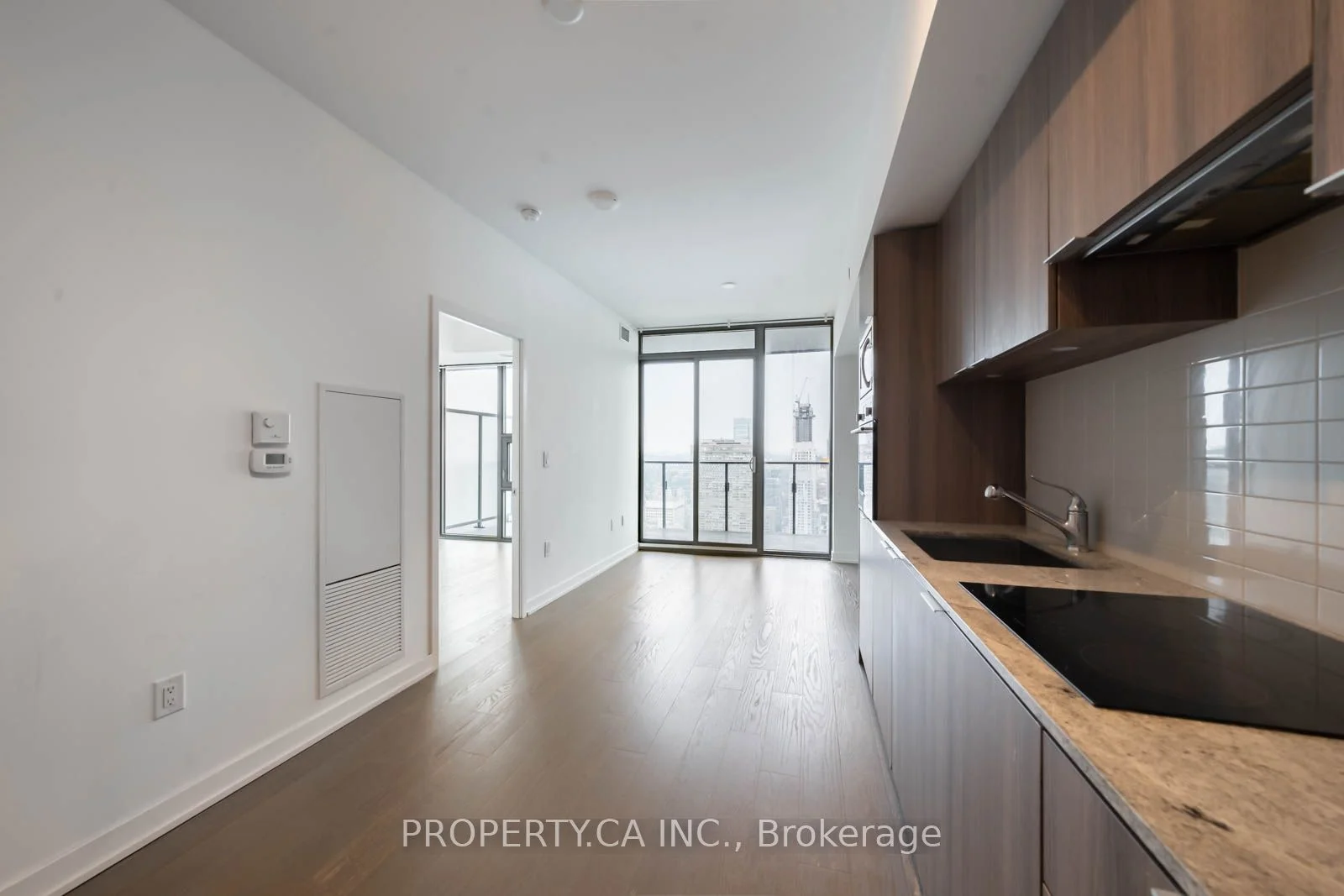 11 Wellesley Street W 5209, Toronto C01, ON M4Y 1E8