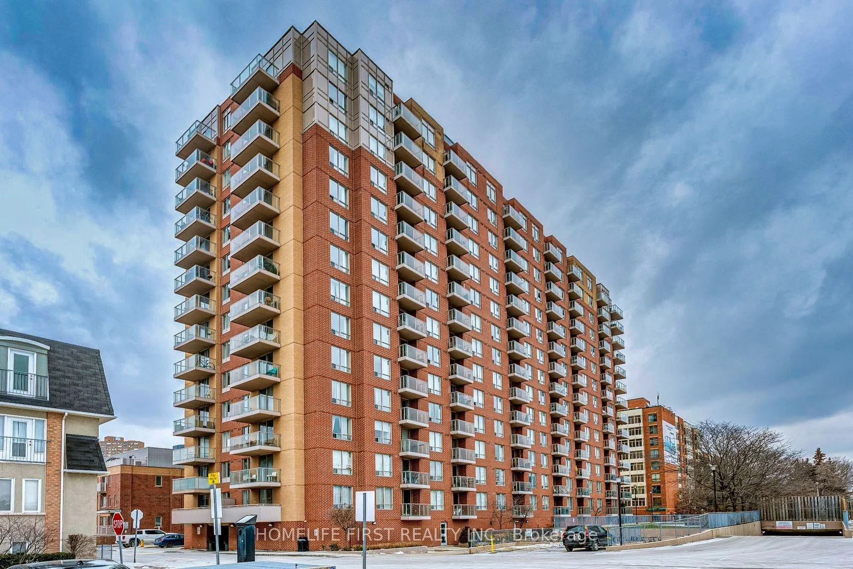 1369 Bloor Street W 1508, Toronto C01, ON M6P 4J4