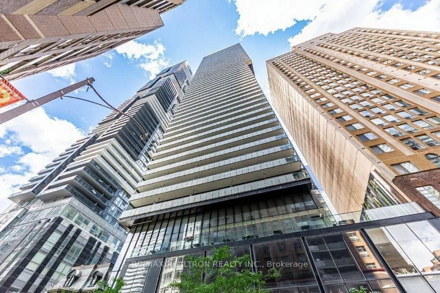 15 Grenville Street 3303, Toronto C01, ON M4Y 0B9