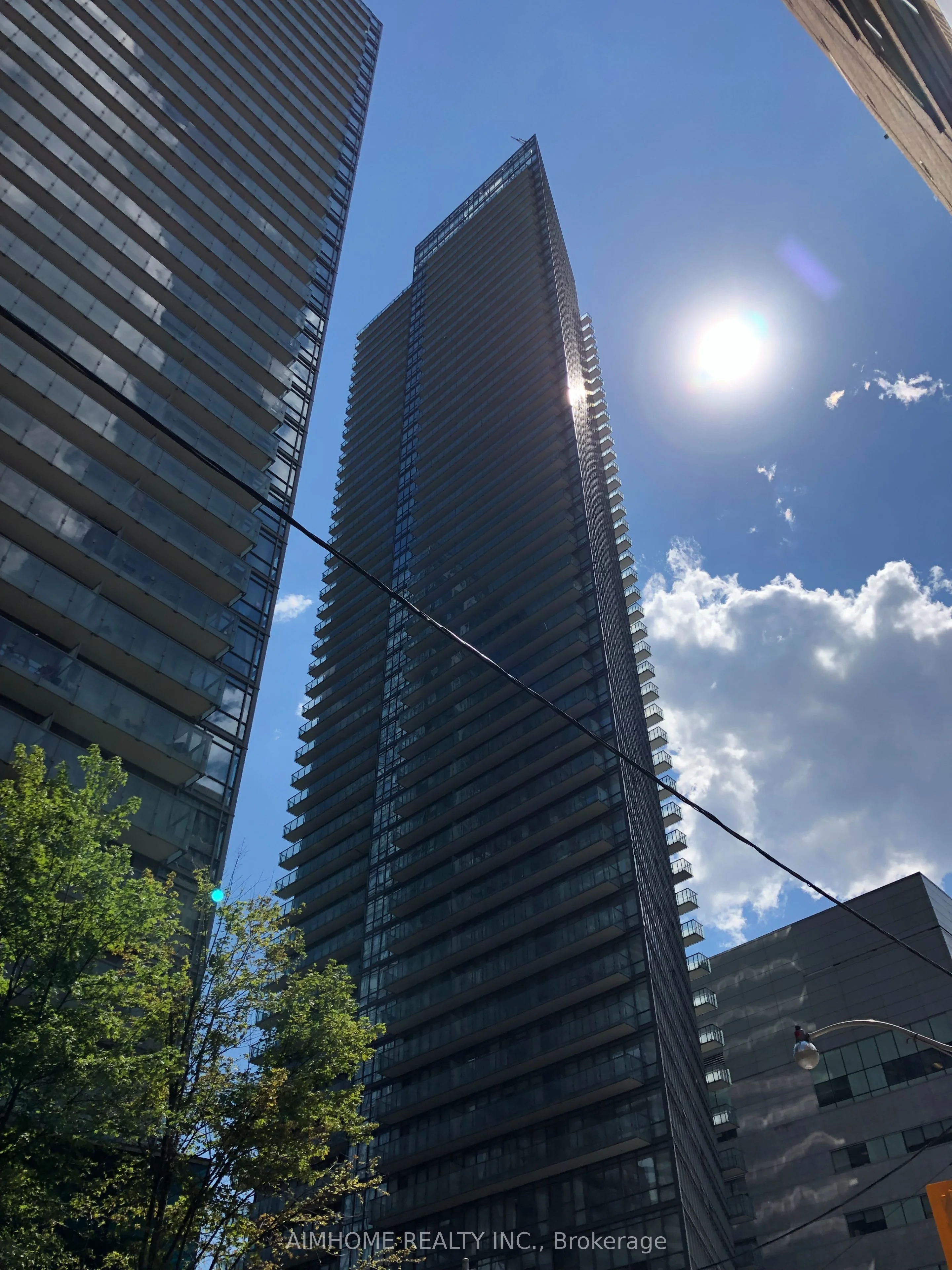 832 Bay Street 2407, Toronto C01, On M5s 1z6