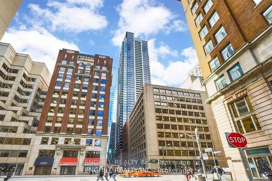 70 temperance Street 1211, Toronto C01, ON M5H 0B1