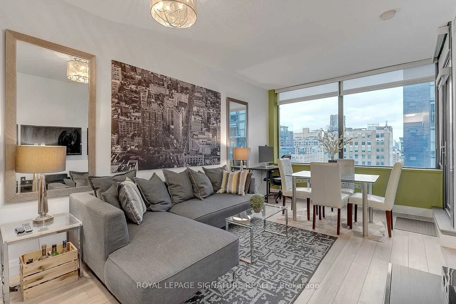438 King Street W 1315, Toronto C01, ON M5V 3T9