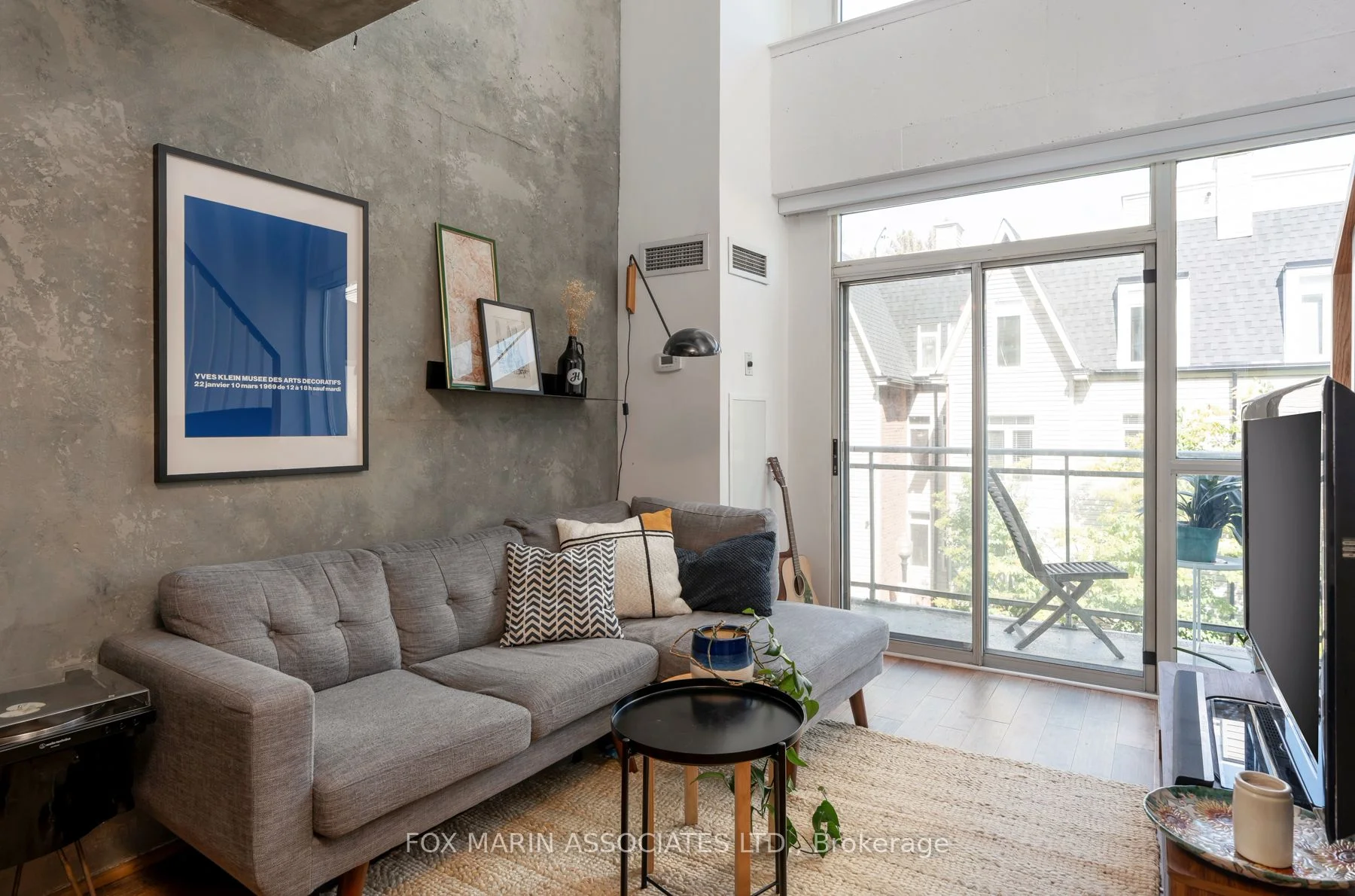 954 King Street W 328, Toronto C01, ON M6K 3L9
