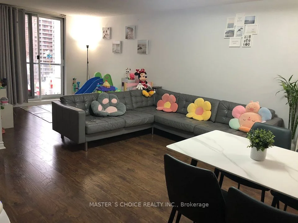 801 Bay Street 1001, Toronto C01, On M5s 1y9