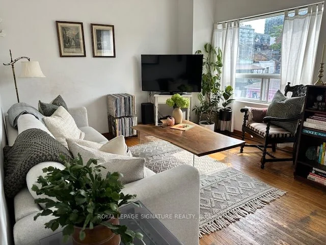 107 Lisgar Street Upper, Toronto C01, On M6j 3g4