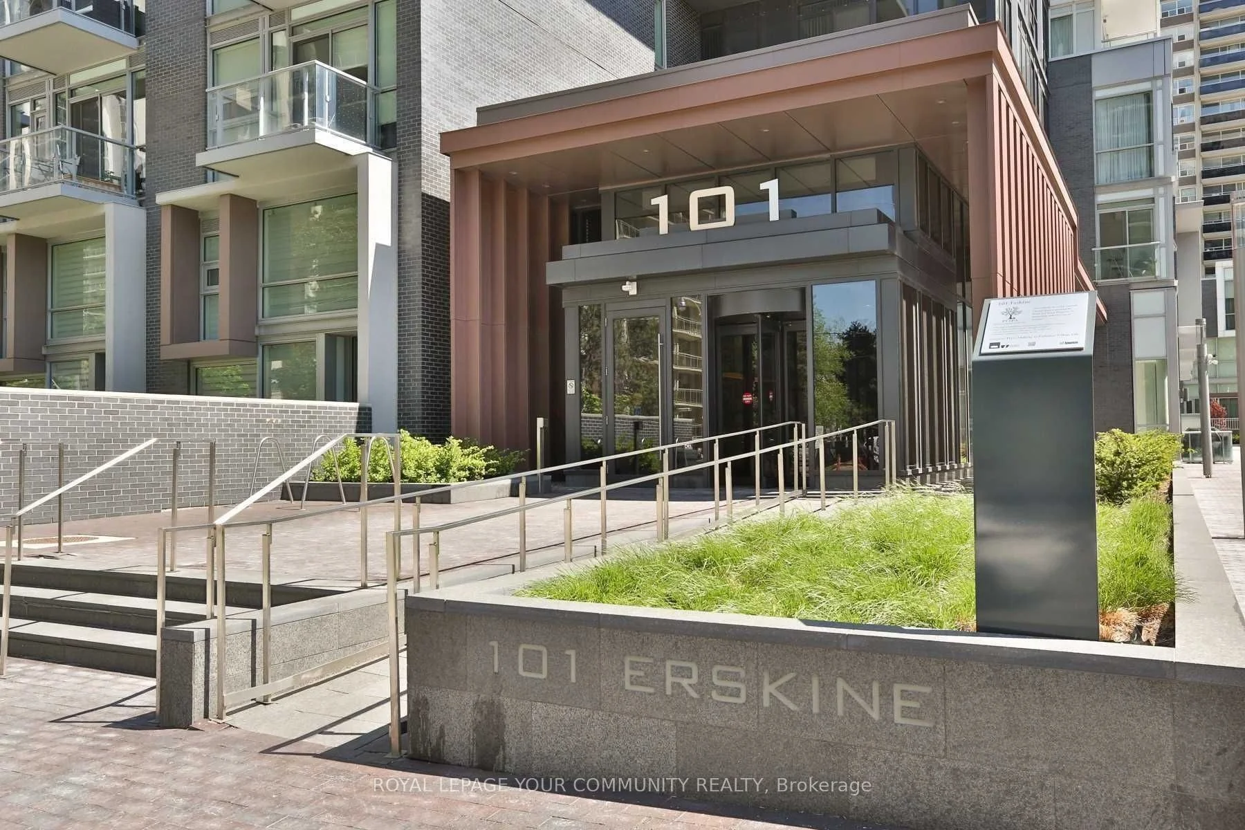 101 Erskine Avenue 305, Toronto C10, ON M4P 1Y5