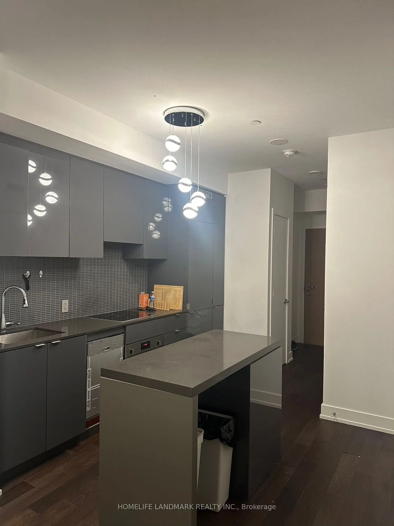 7 Grenville Street 2701, Toronto C01, ON M4Y 1A1