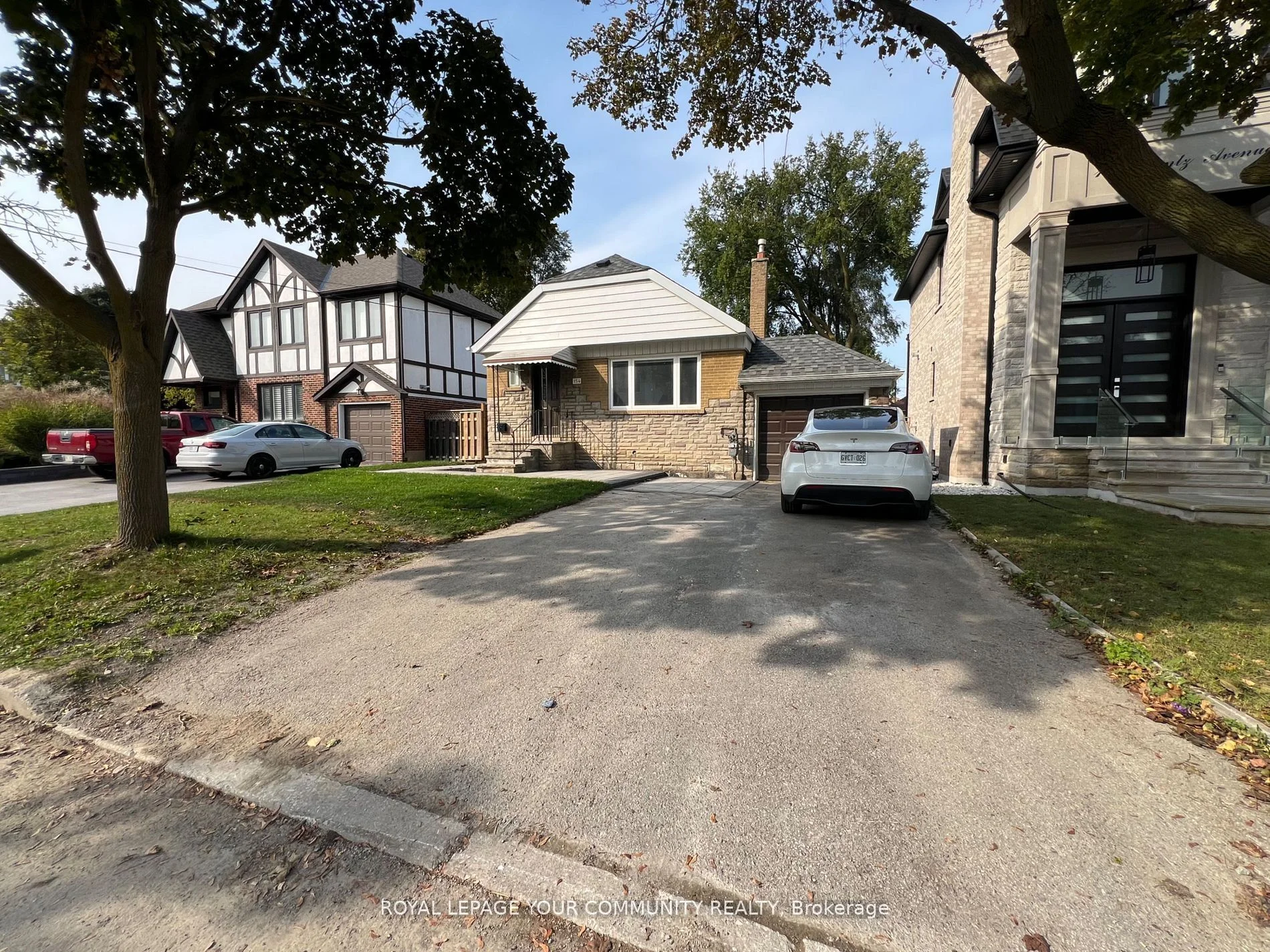 154 Poyntz Avenue, Toronto C07, On M2n 1j4