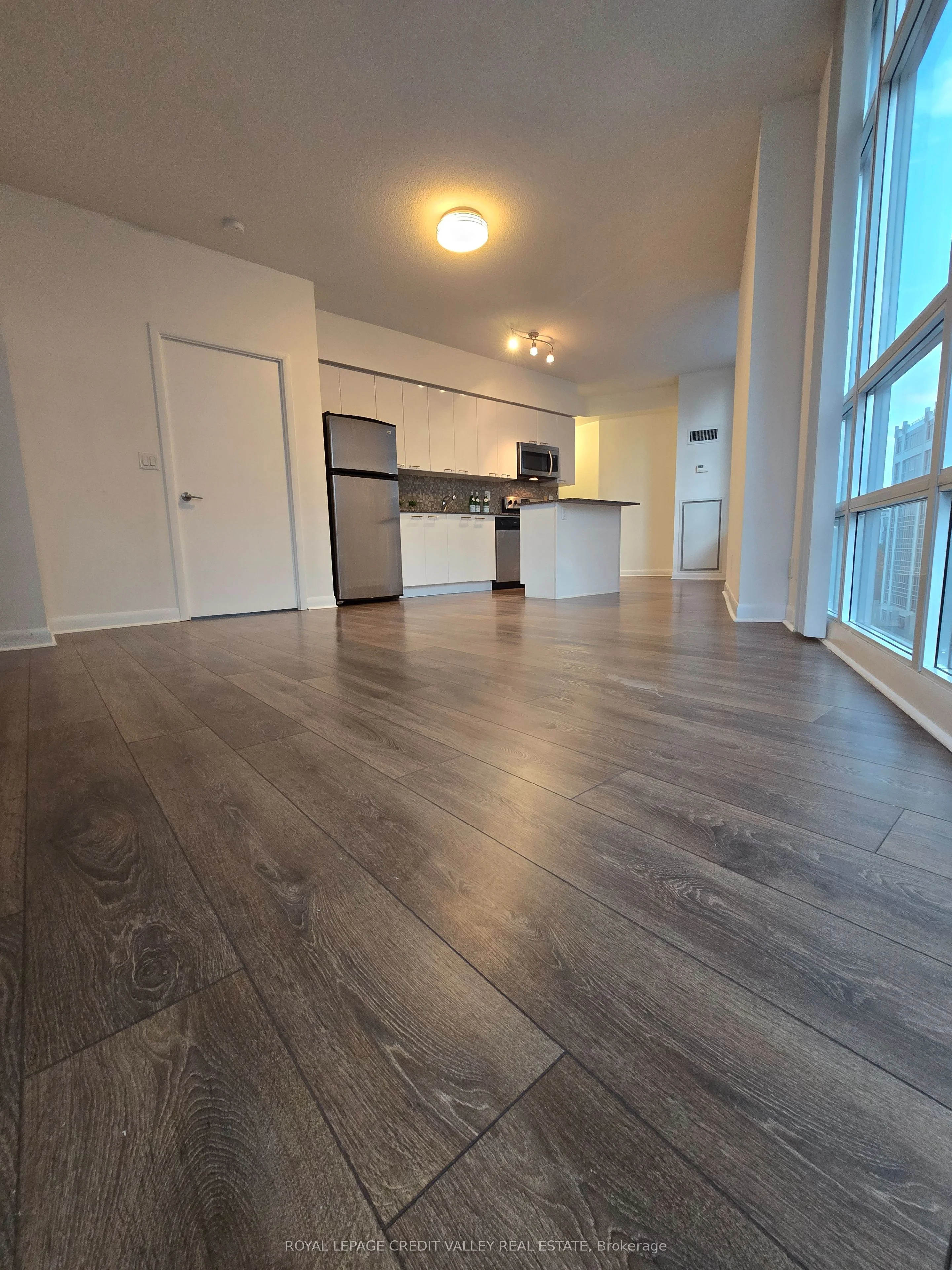 15 Bruyeres Mews 614, Toronto C01, ON M5V 0A7