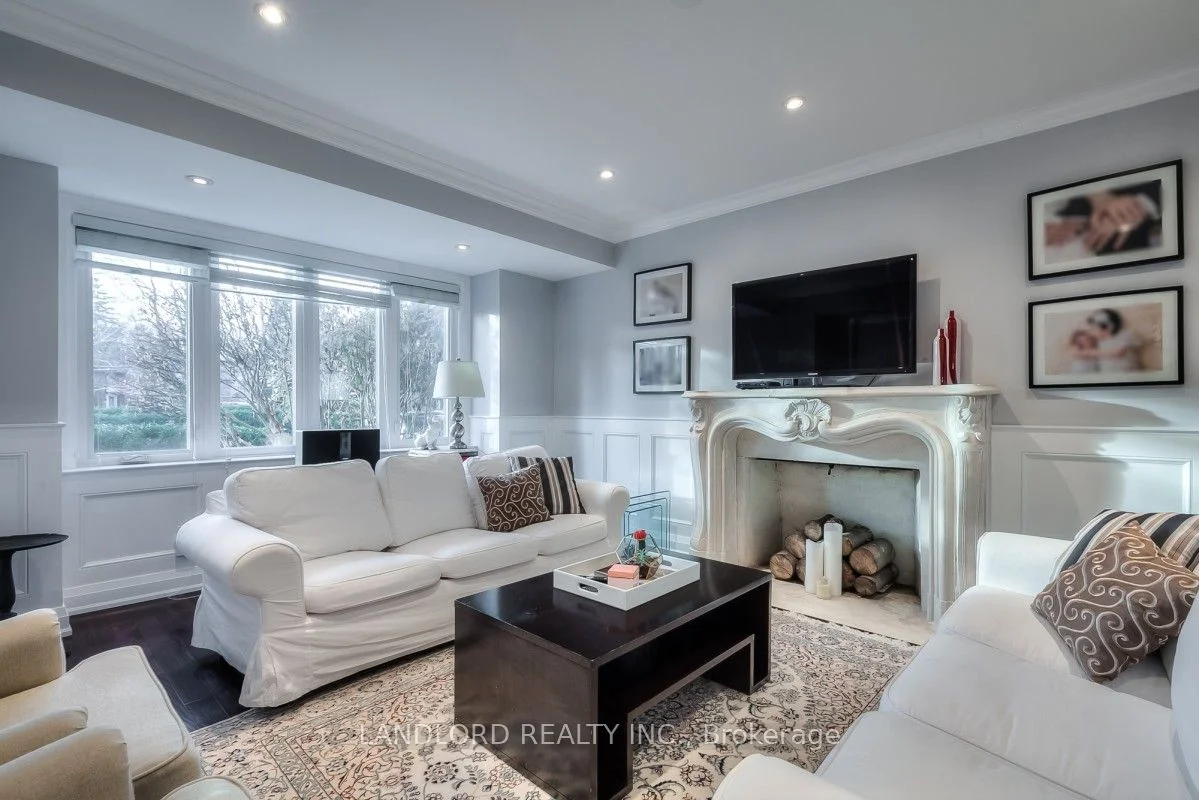525 Russell Hill Road, Toronto C03, ON M5P 2T2