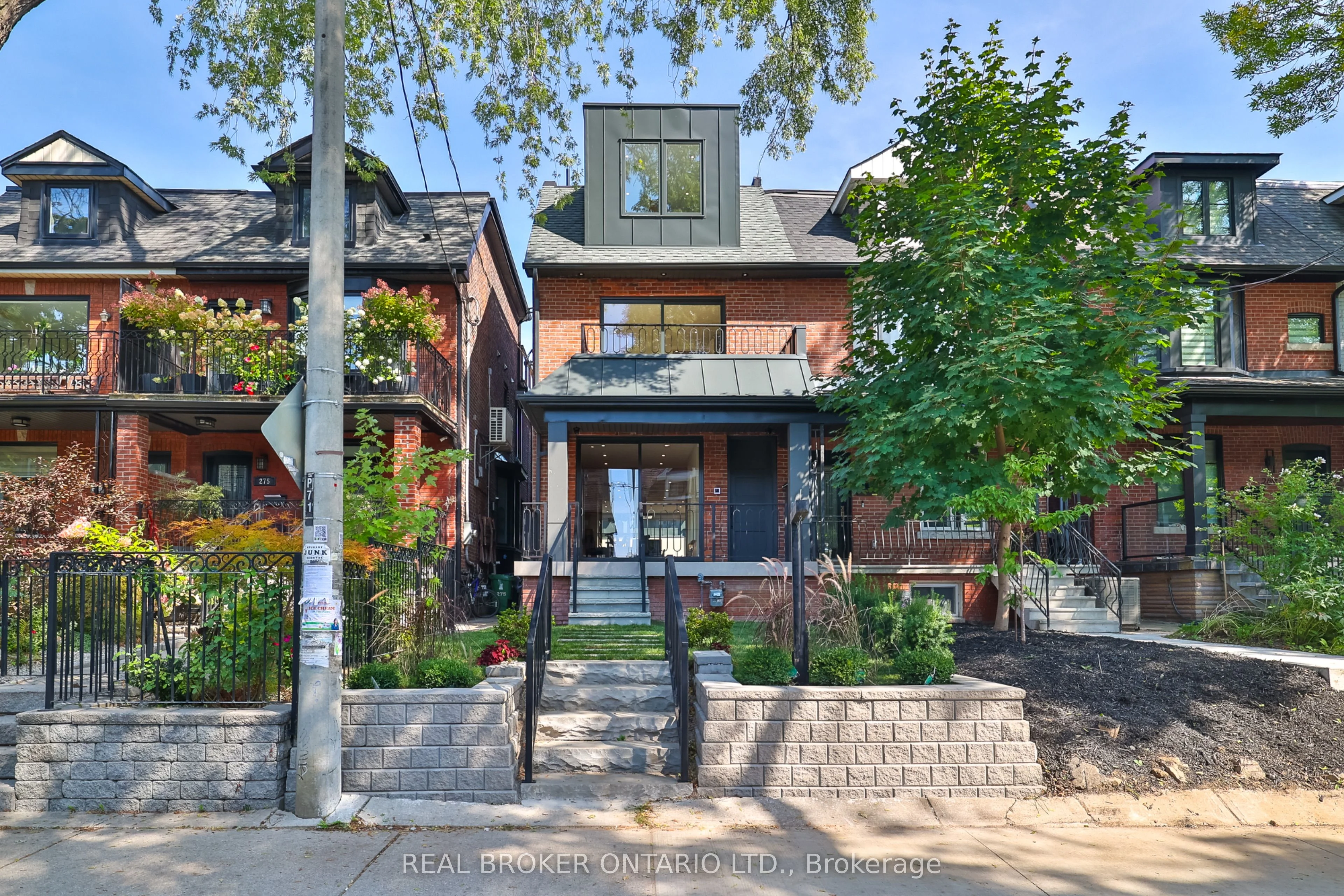 273 Grace Street, Toronto C01, ON M6G 3A7