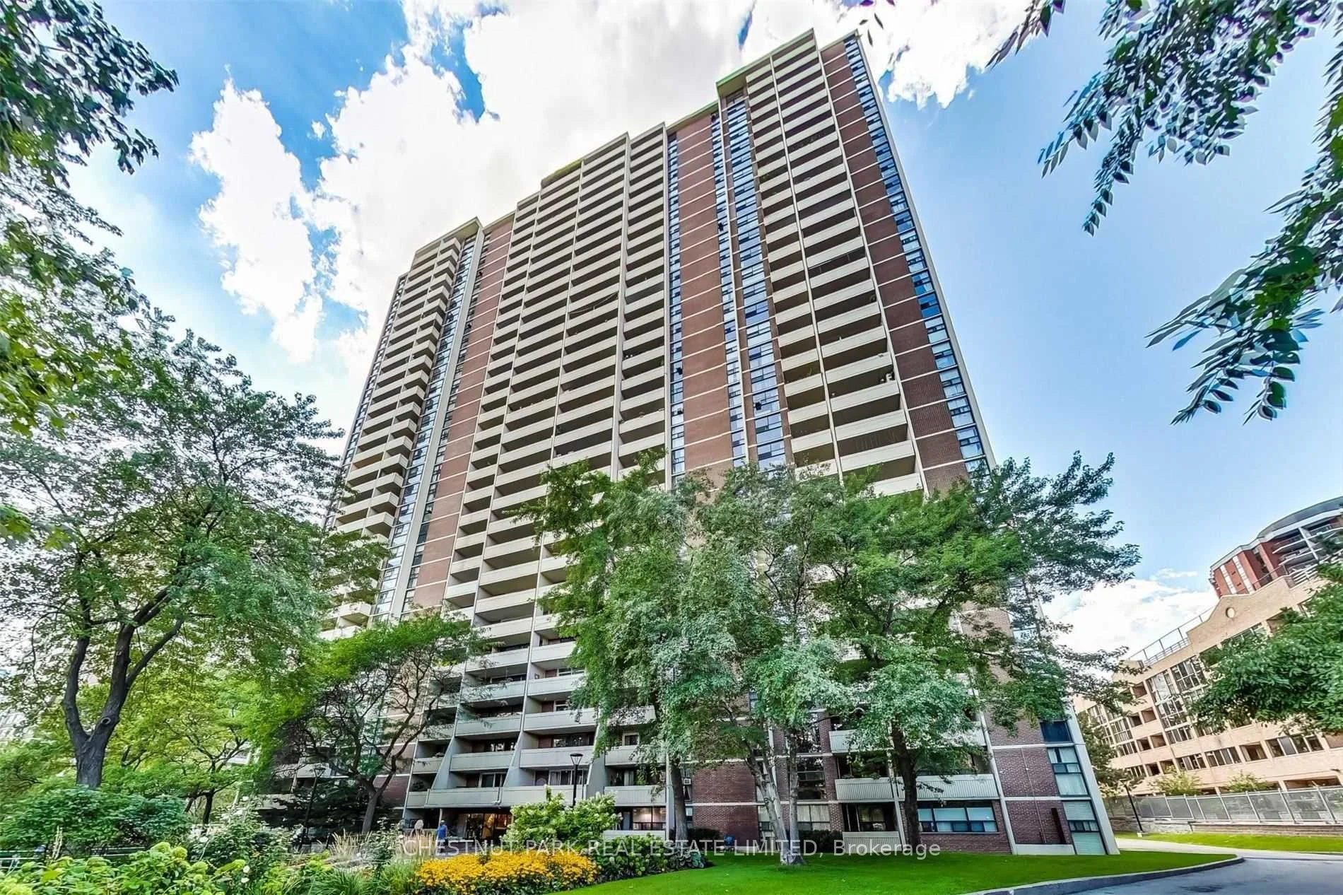 40 Homewood Avenue 2105, Toronto C08, ON M4Y 2K2