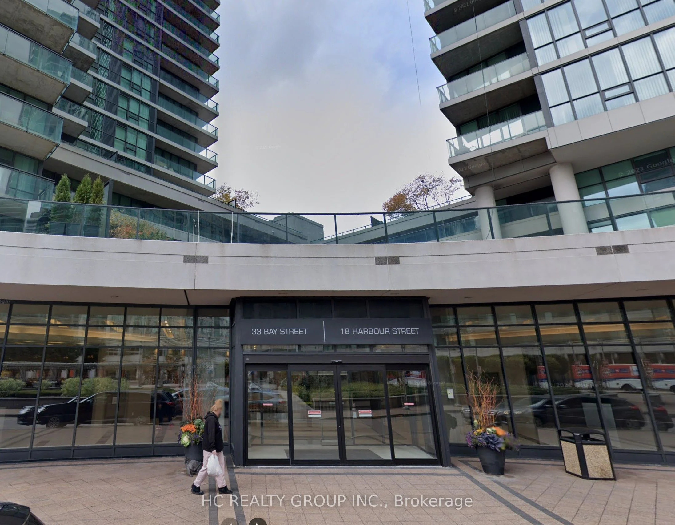 18 Harbour Street 2105, Toronto C01, ON M5J 2Z6