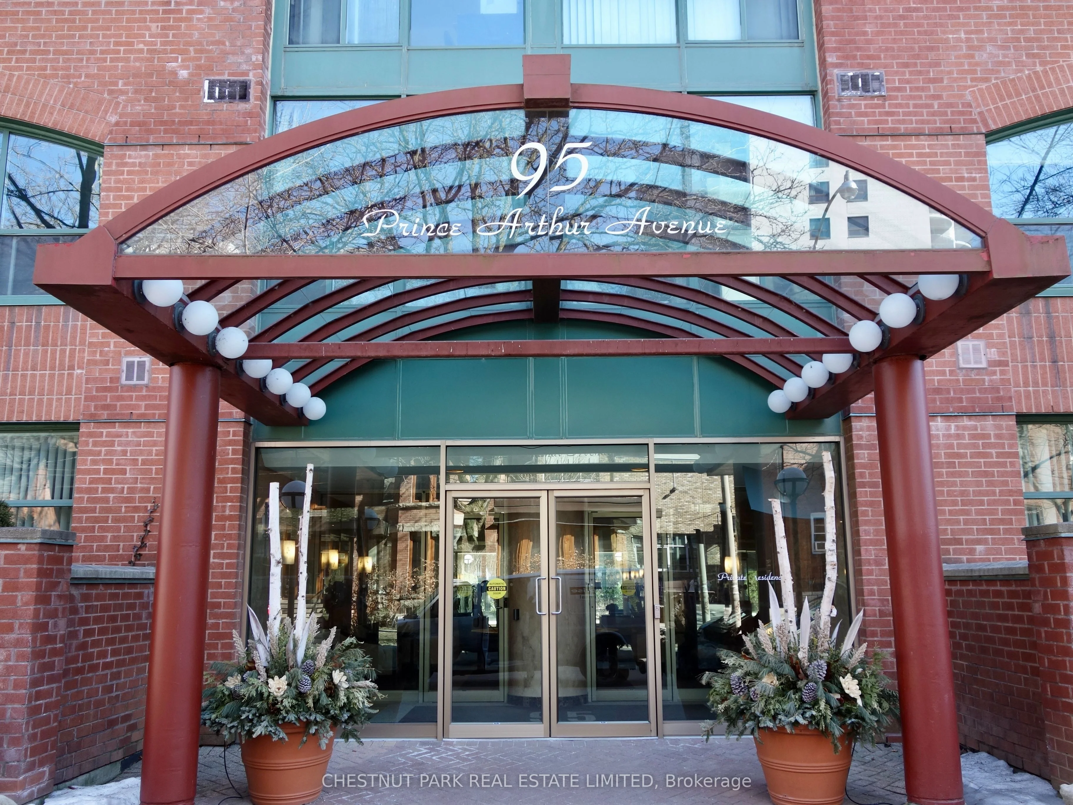 95 Prince Arthur Avenue 615, Toronto C02, ON M5R 3P6