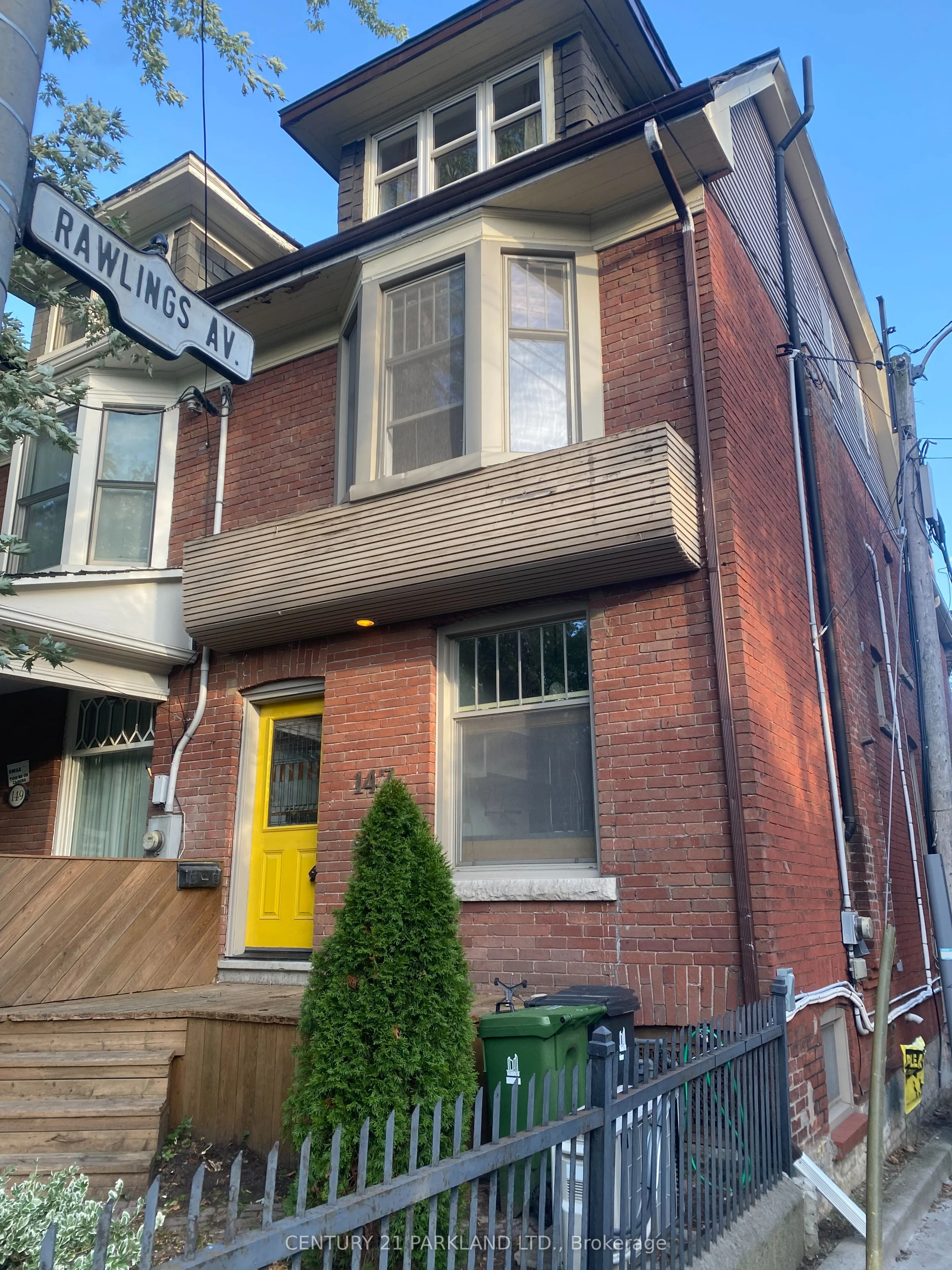 Att/Row/Townhouse in Toronto