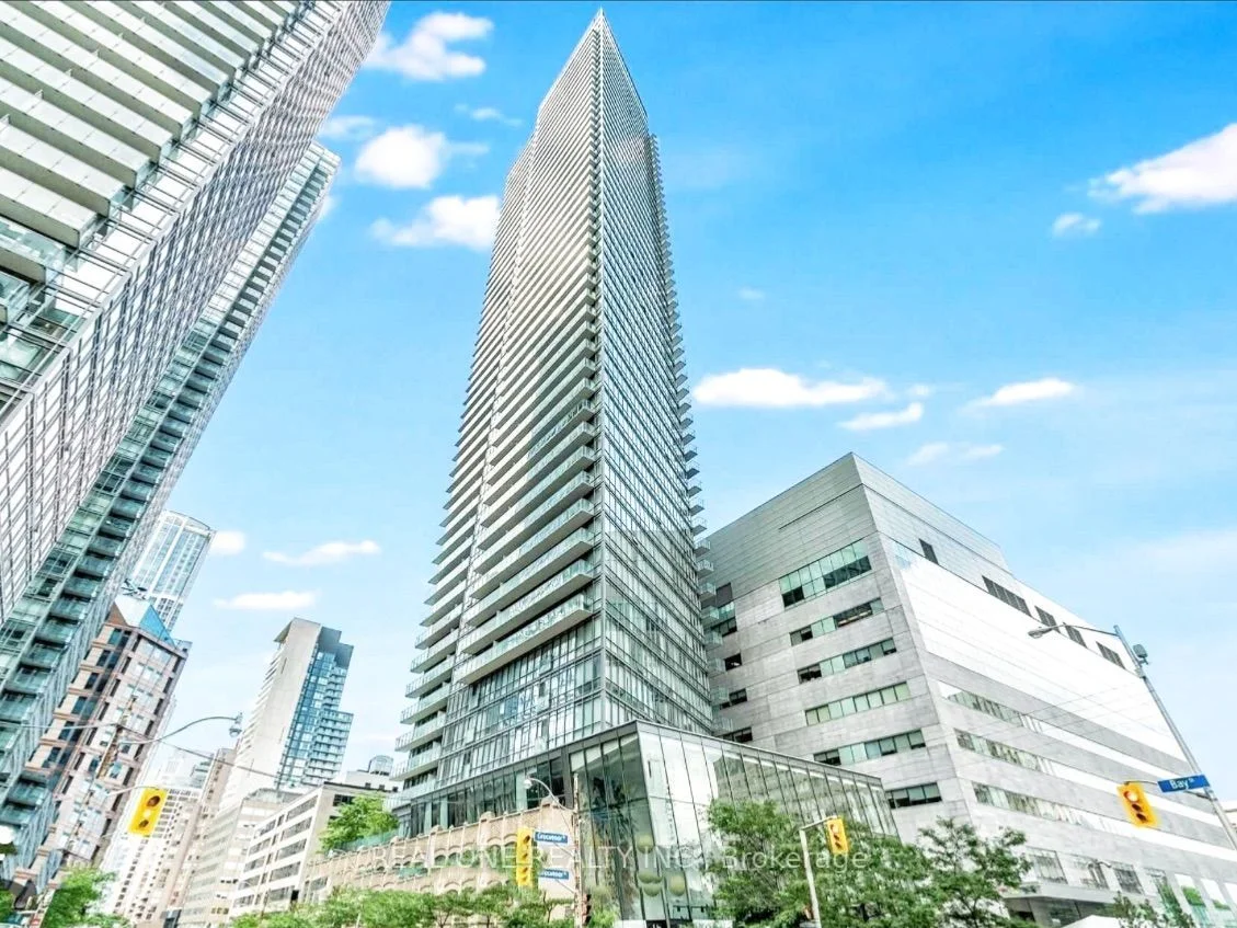 832 Bay Street 1801, Toronto C01, On M5s 1z6
