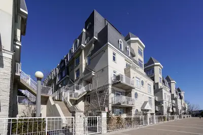 Condo Townhouse in Toronto