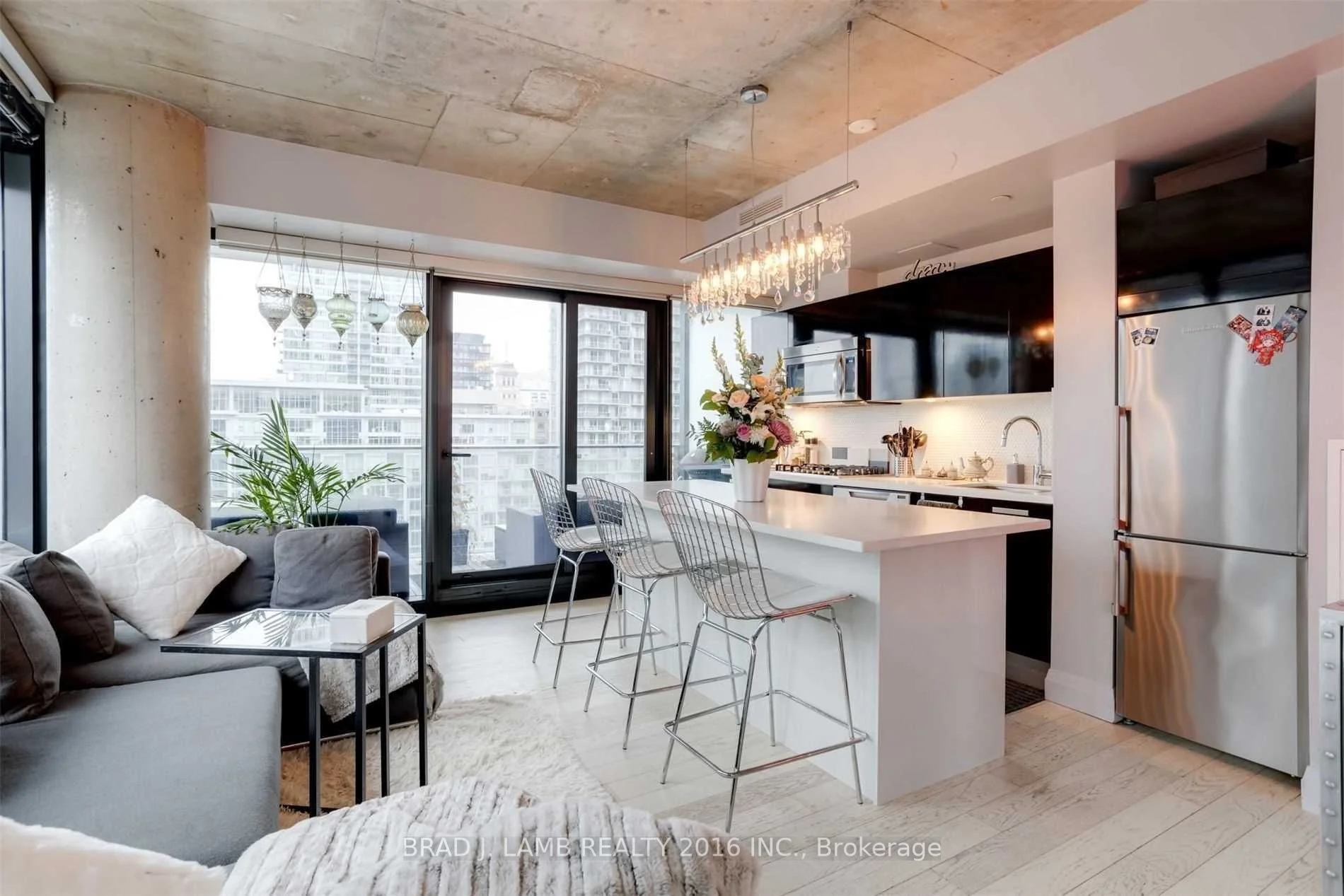 224 King Street W 1301, Toronto C01, ON M5H 1K4