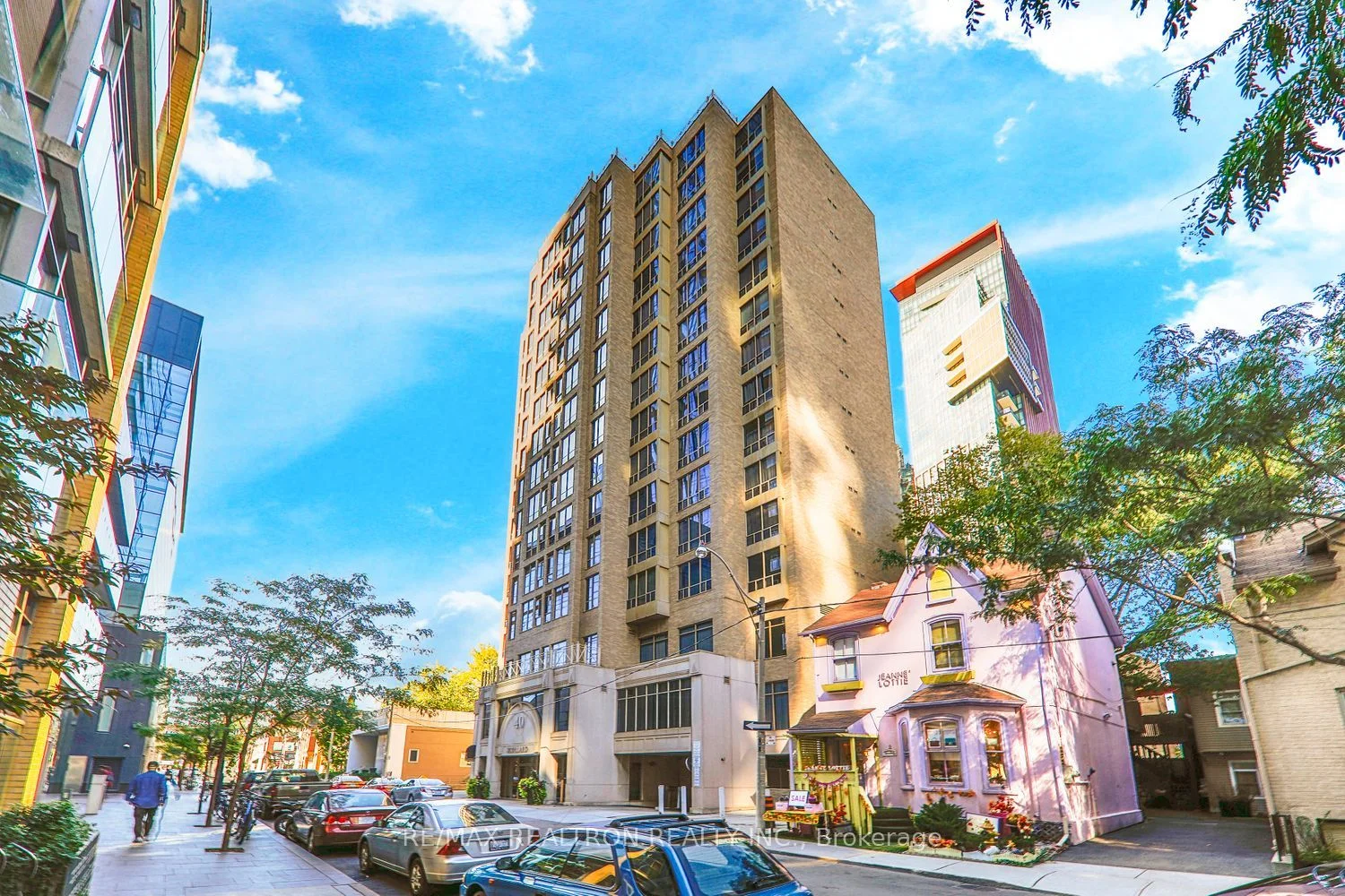 40 Scollard Street 1606, Toronto C02, On M5r 3s1