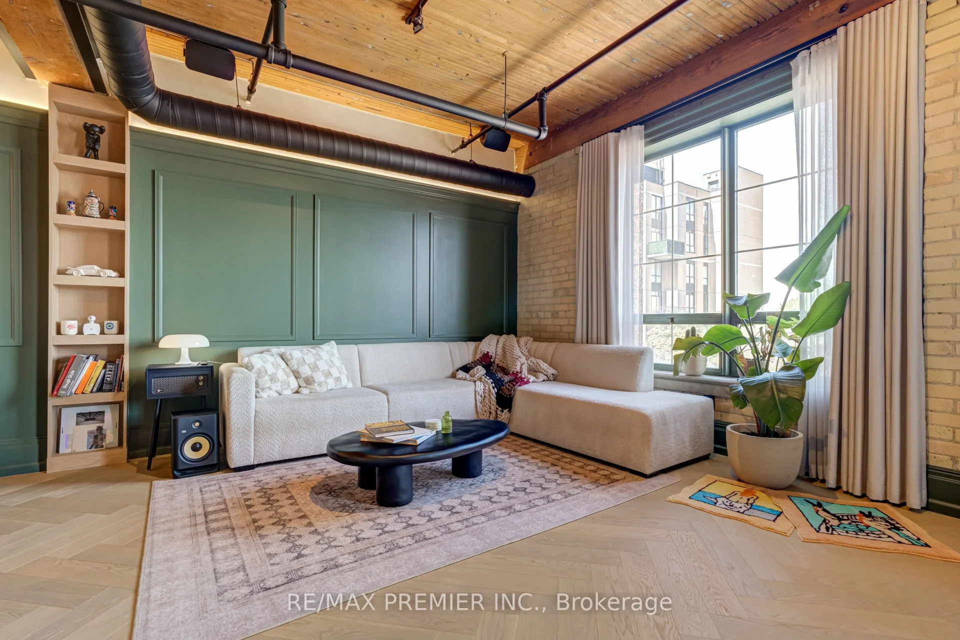 781 King Street W 501, Toronto C01, ON M5V 3L5