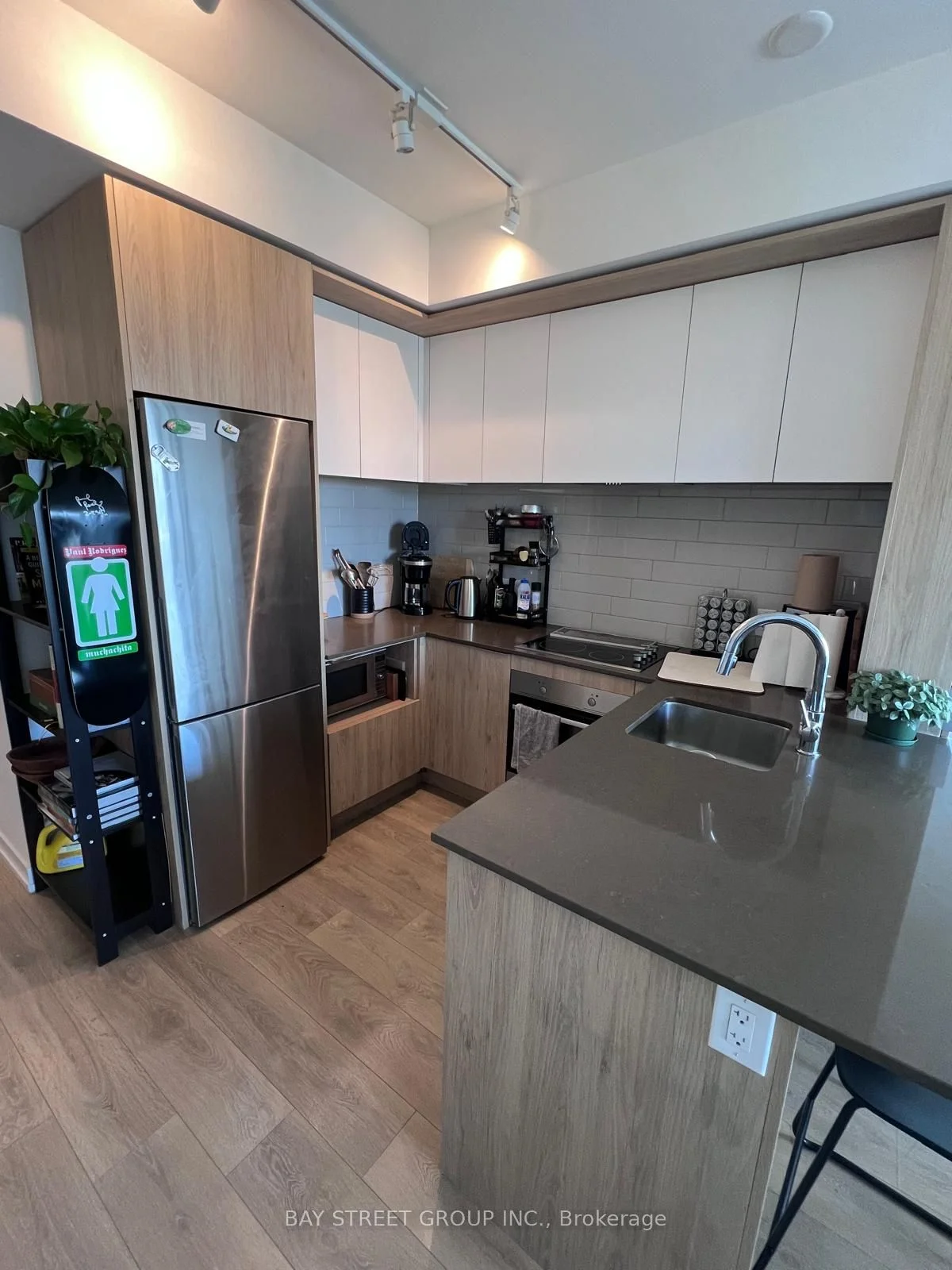 225 sumach Street 2808, Toronto C08, ON M5A 0P8