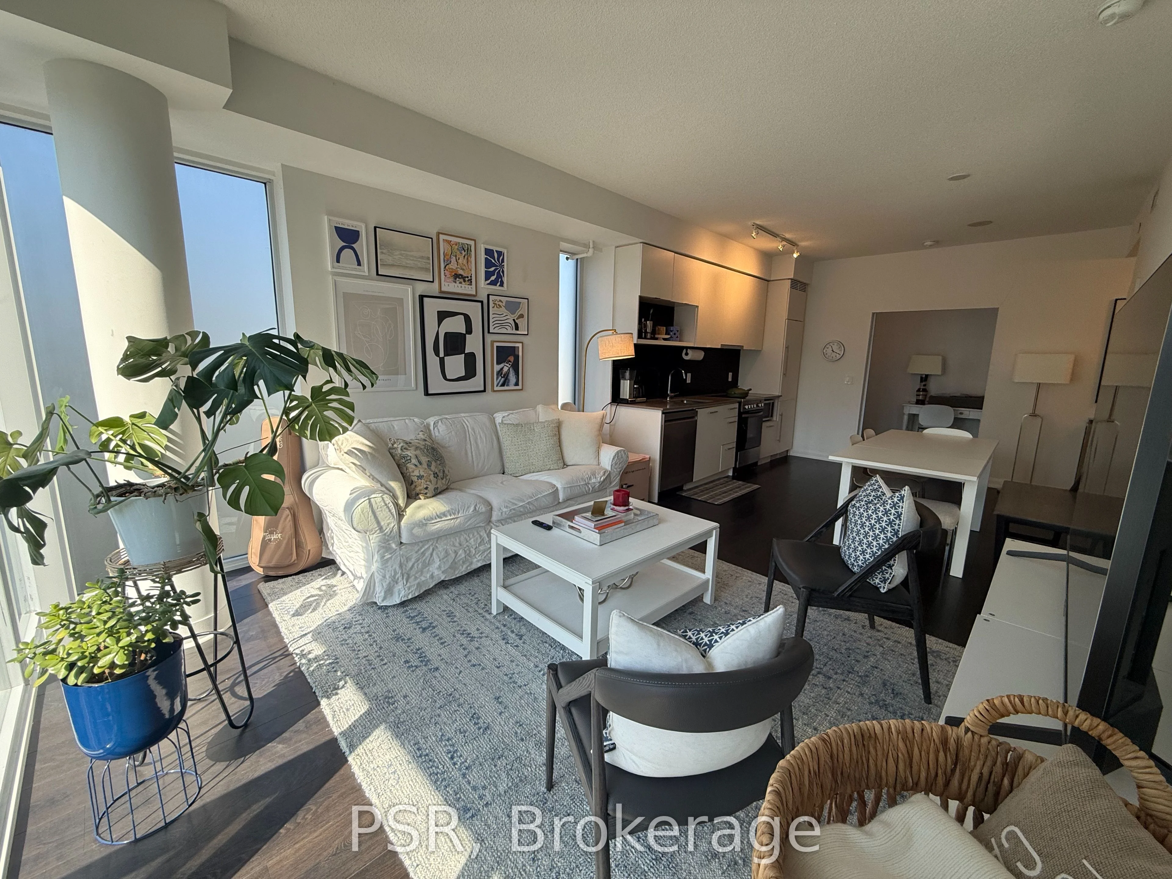 435 Richmond Street W 910, Toronto C01, ON M5V 1Y1