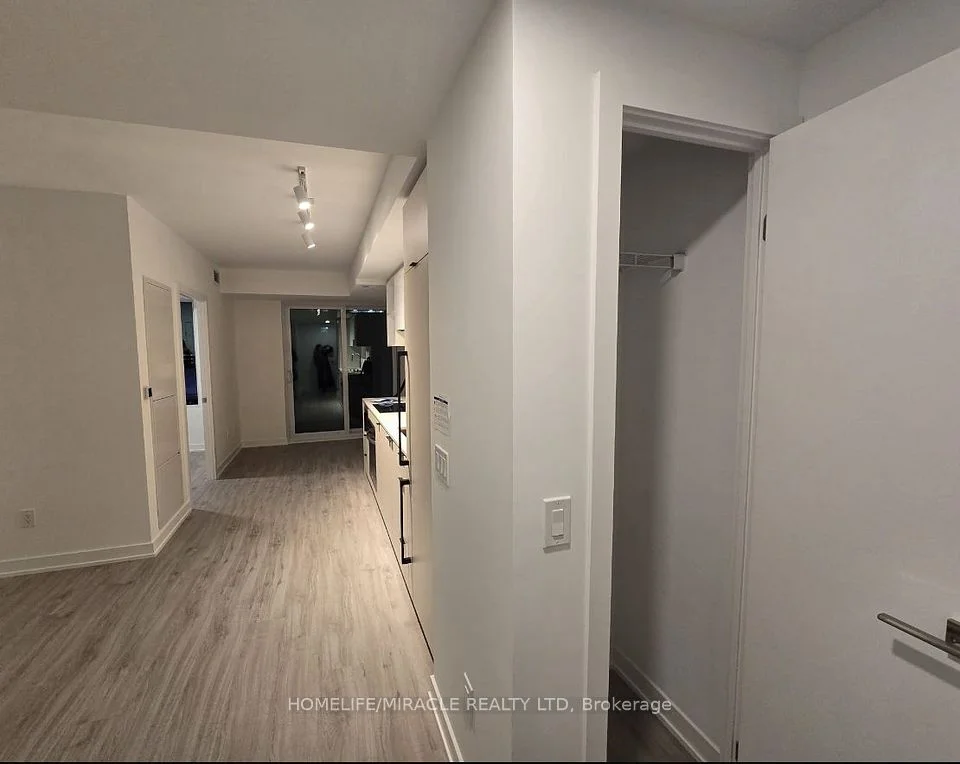 252 Church Street 1601, Toronto C08, ON M5B 0E6