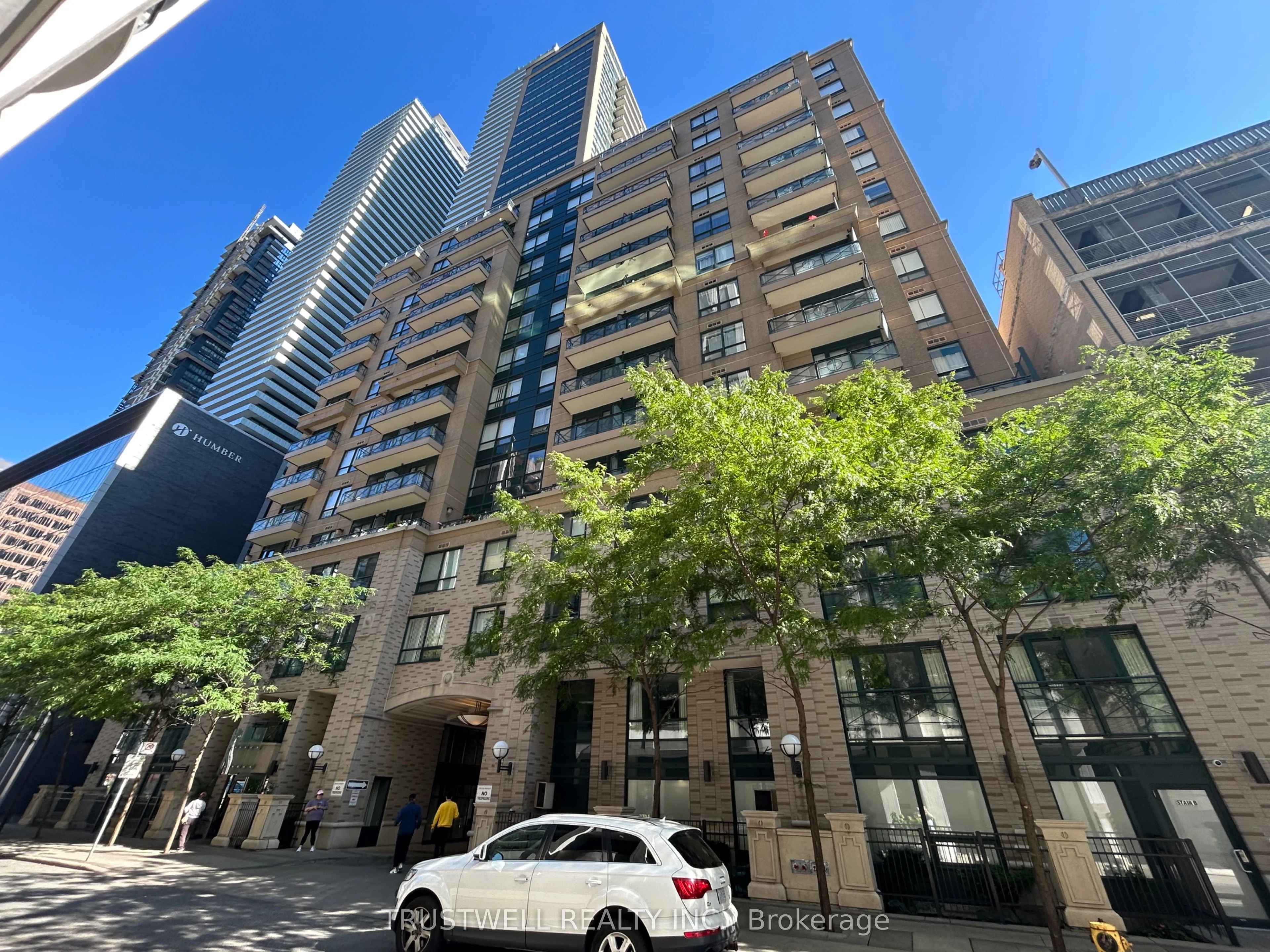 Condo Apartment in Toronto