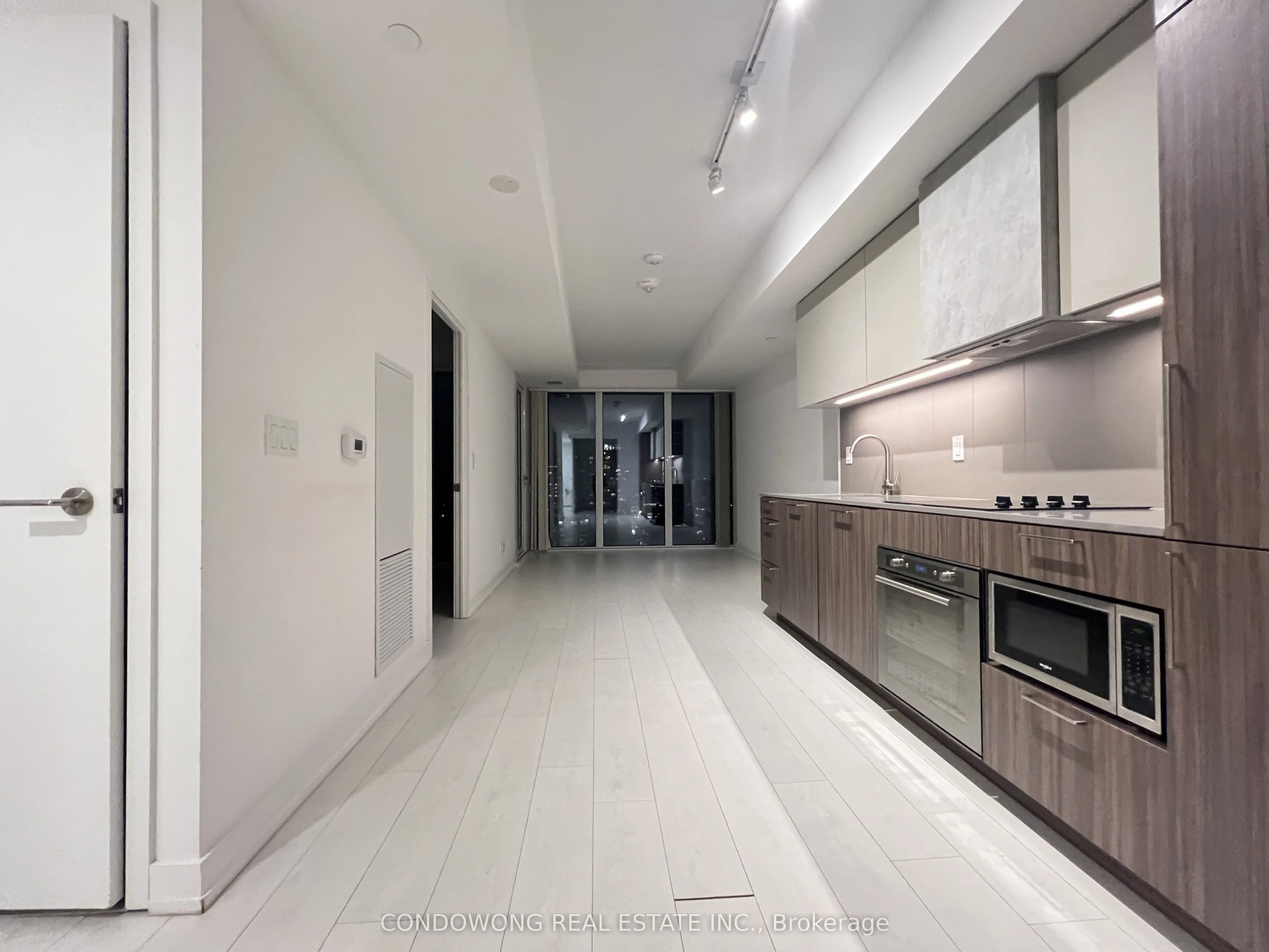 19 Western Battery Road 2912, Toronto C01, On M6k 0e3