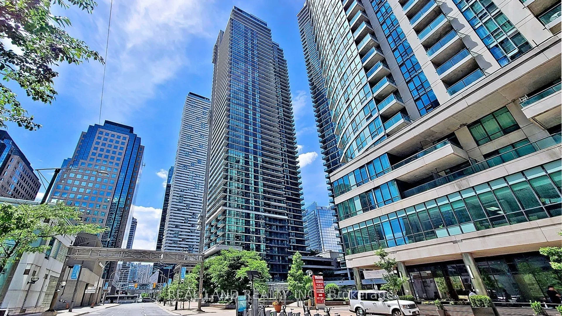 Condo Apartment in Toronto
