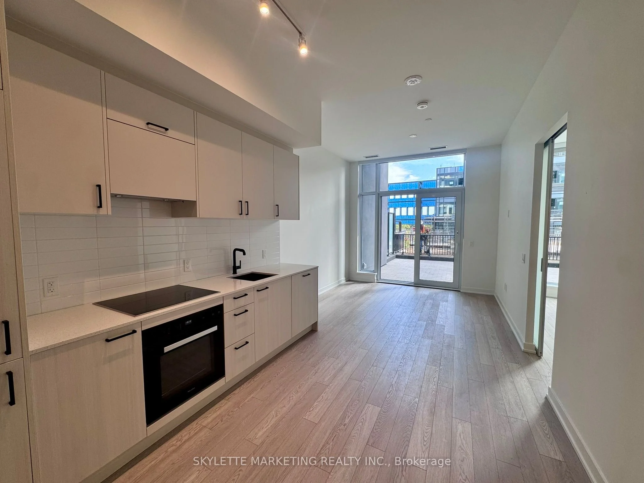 Condo Apartment in Toronto
