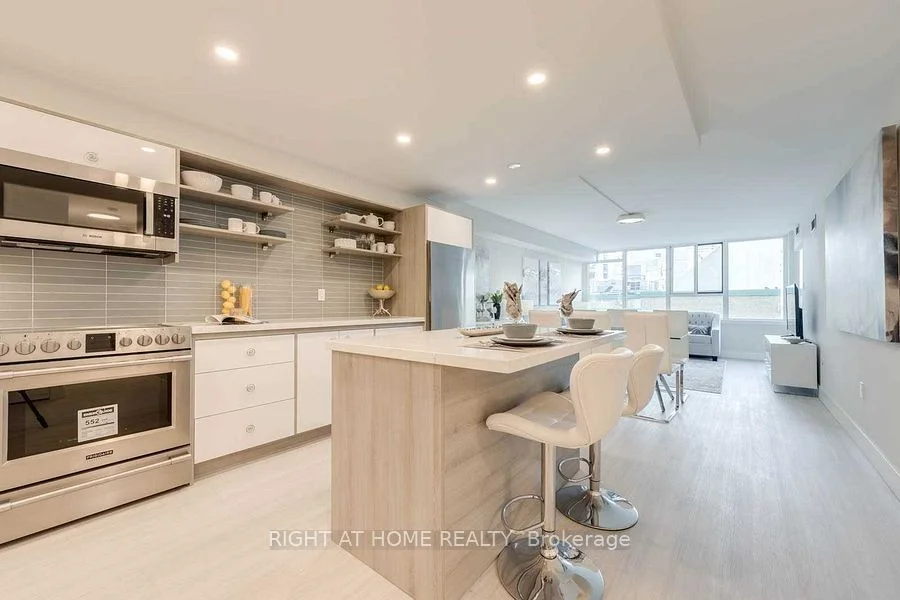 45 Carlton Street 911, Toronto C08, ON M5B 2H9