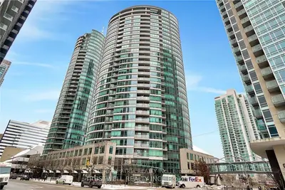 Condo Apartment in Toronto