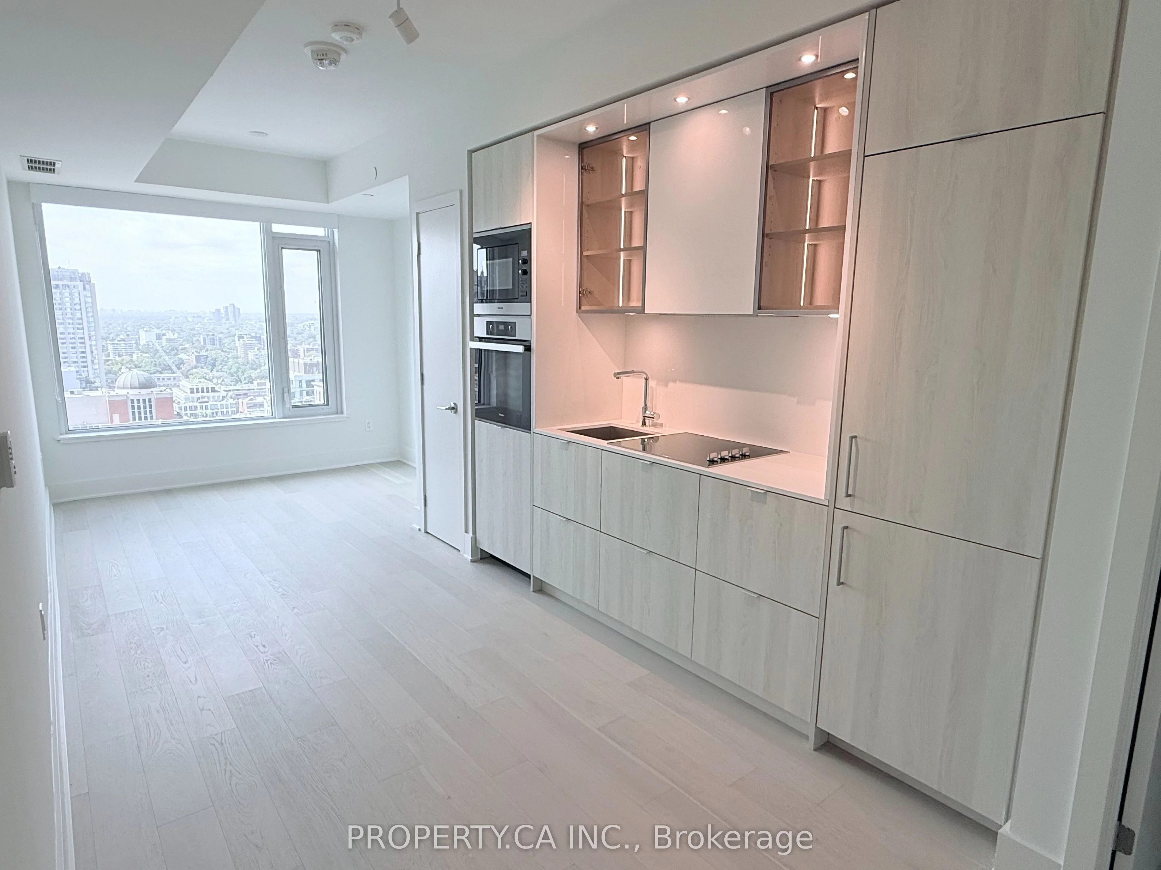 11 Yorkville Avenue 2214, Toronto C02, ON M4W 0B7