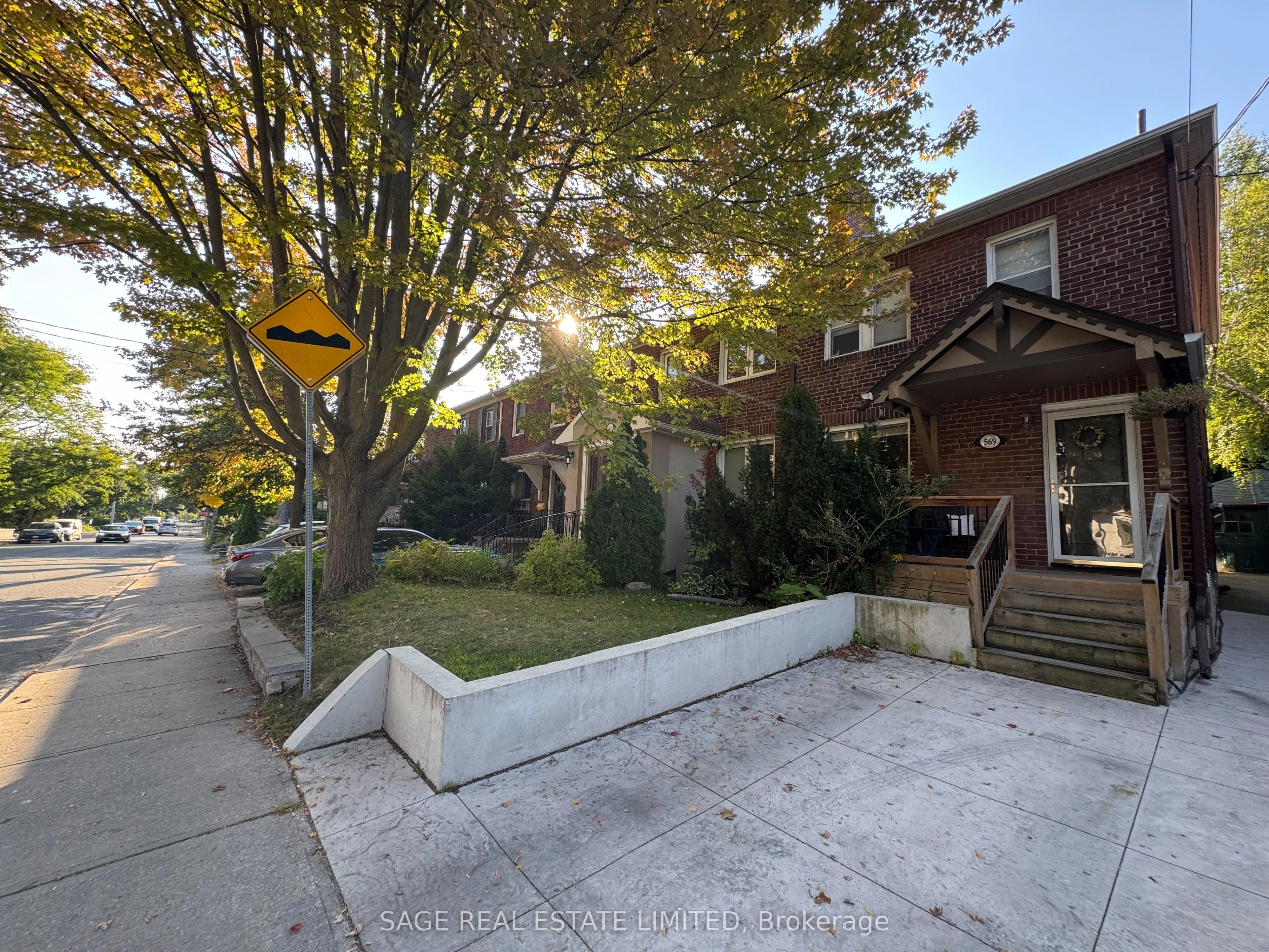 569 Soudan Avenue, Toronto C10, ON M4S 1X1