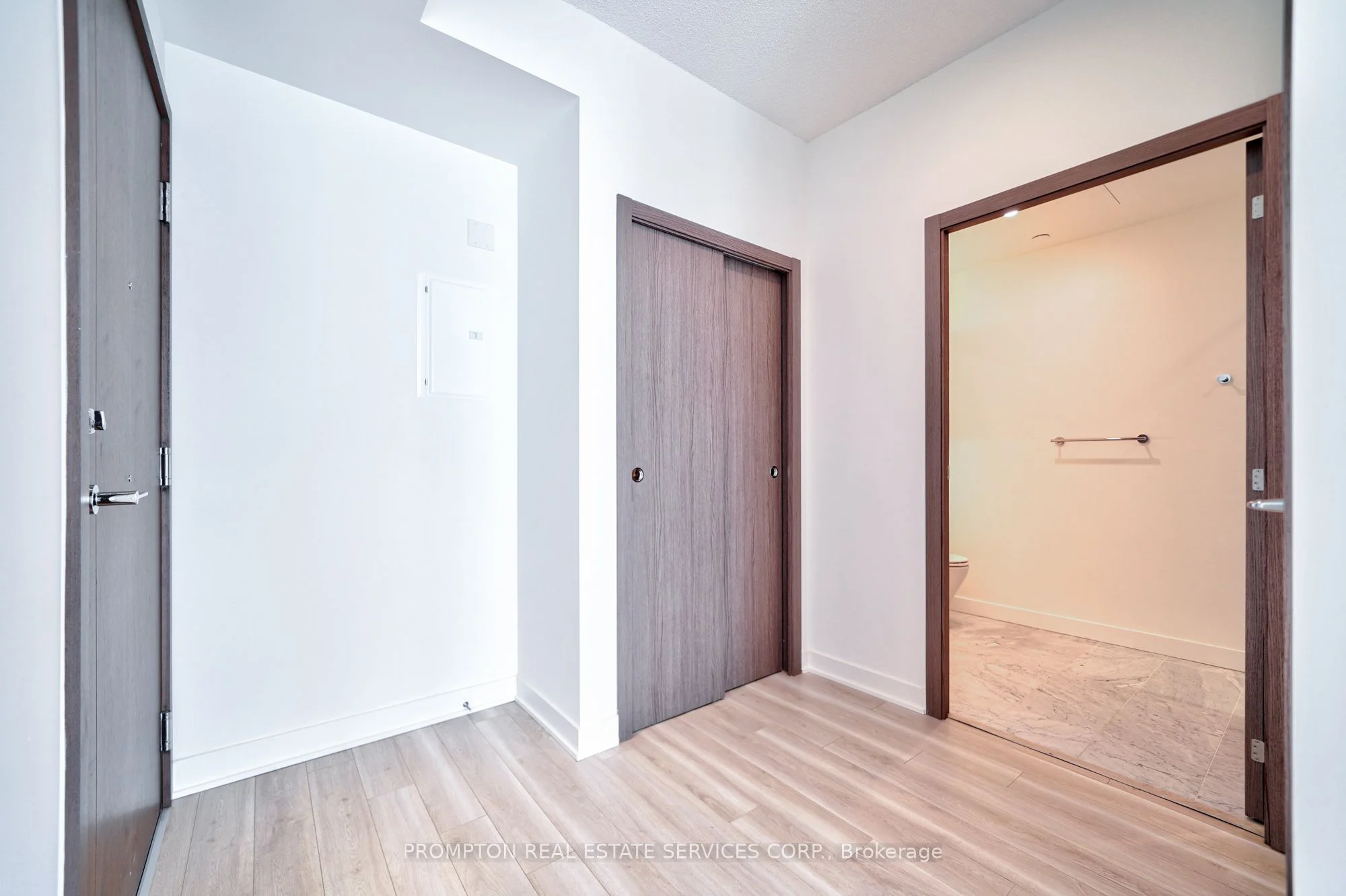17 Bathurst Street 2605, Toronto C01, On M5v 0n1