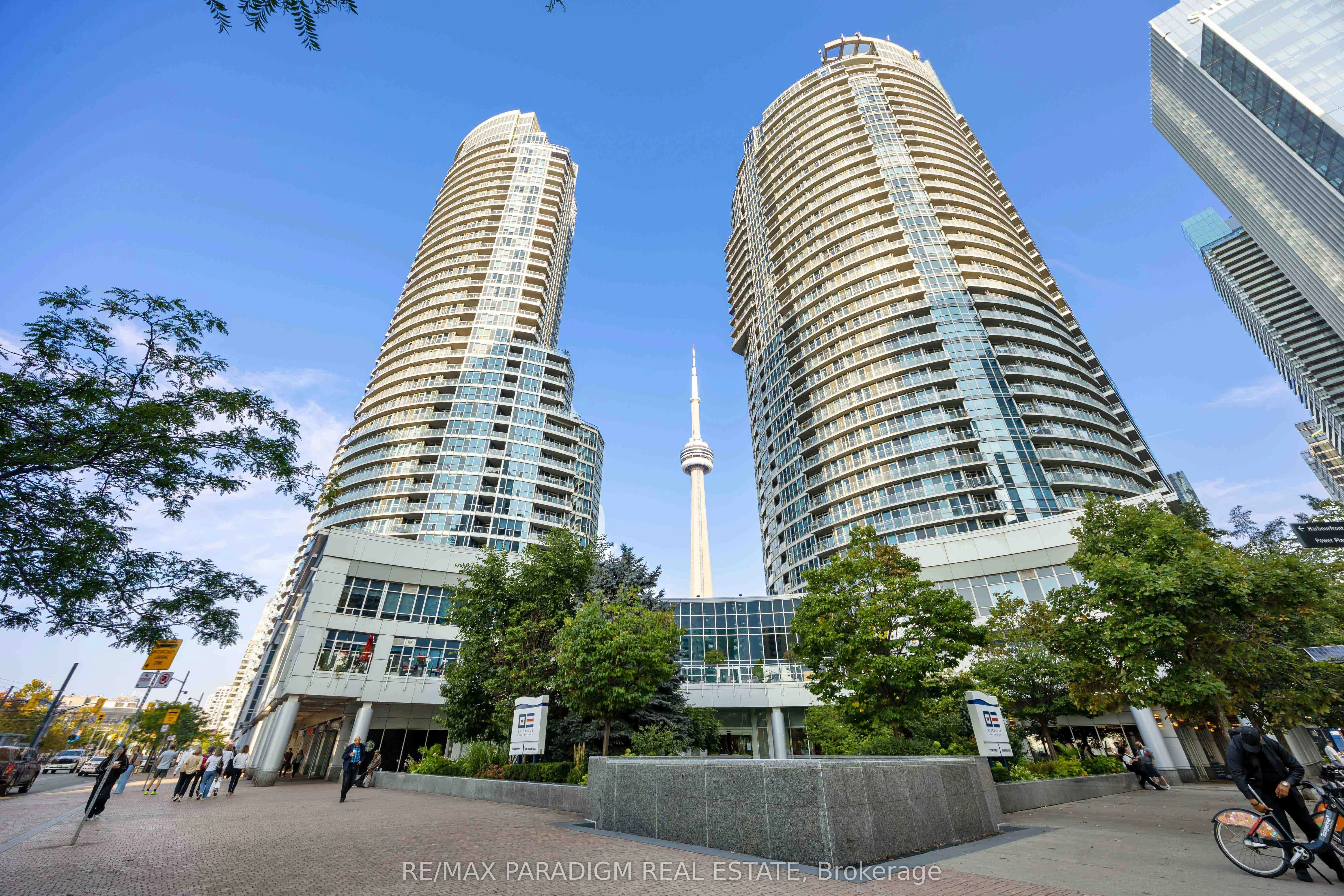 208 Queens Quay W 2608, Toronto C01, ON M5J 2Y3