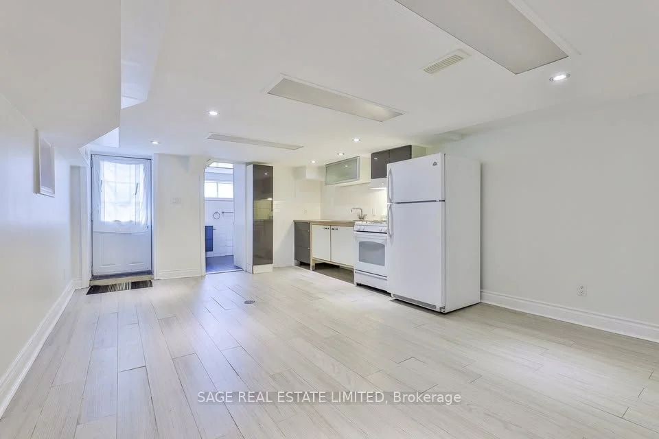 1195 Ossington Avenue Lower, Toronto C02, ON M6G 3W4