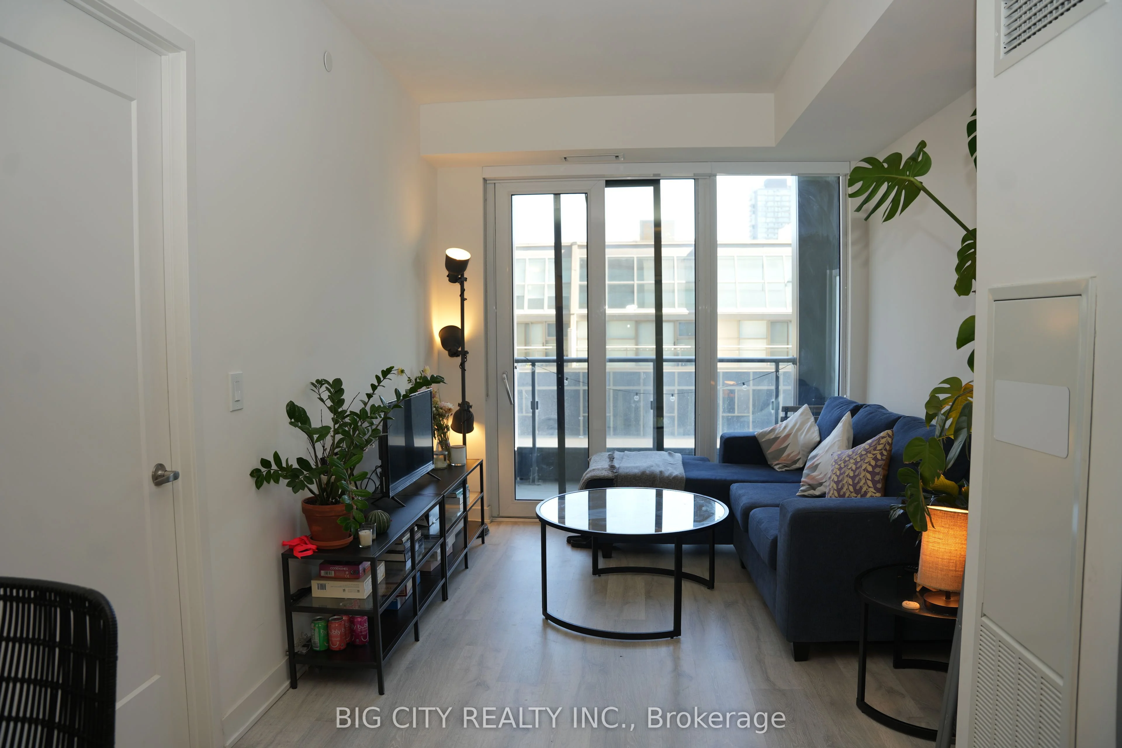 60 Princess Street 716, Toronto C08, ON M5A 2C7