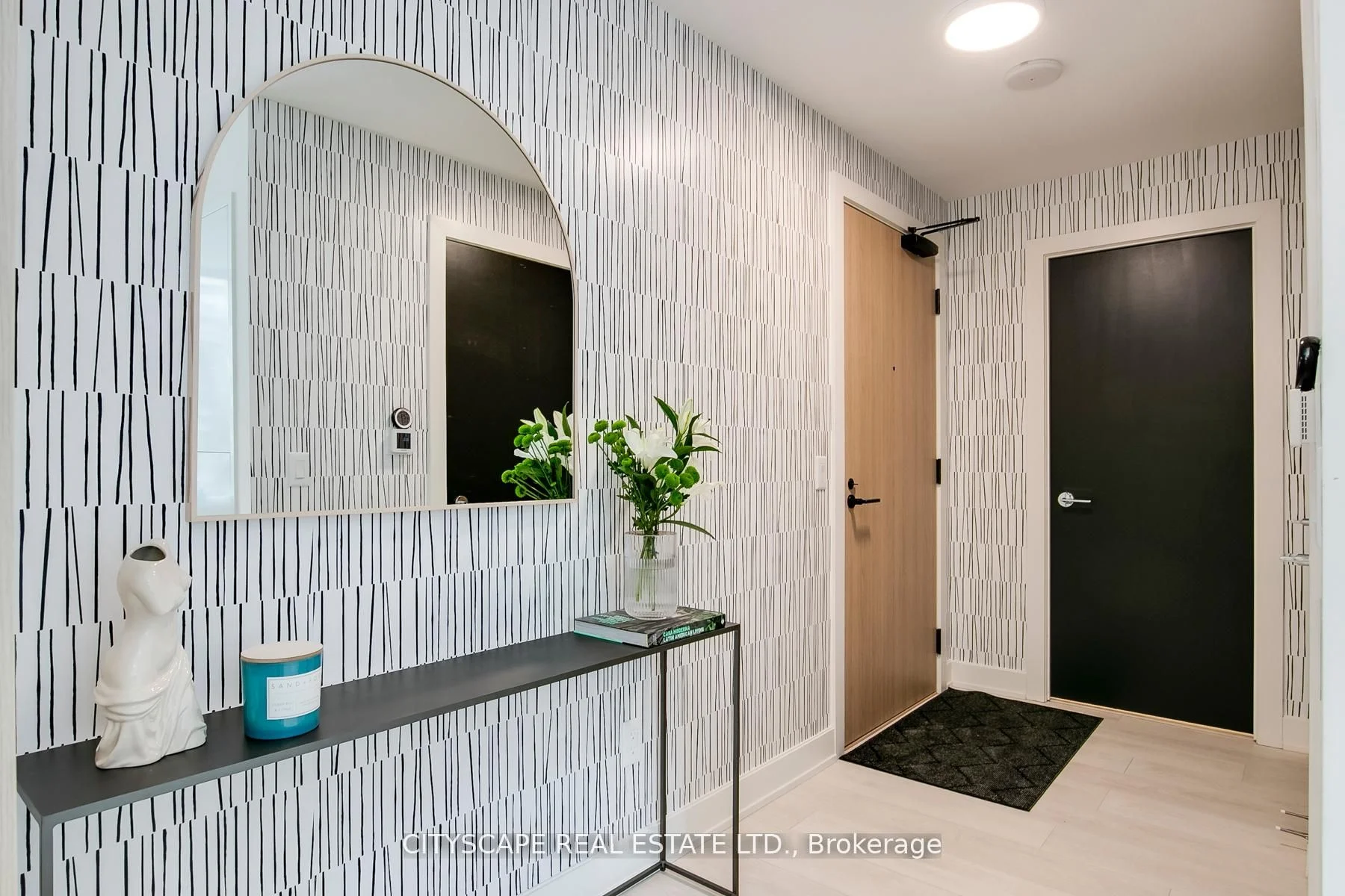 15 Mercer Street 708, Toronto C01, On M5v 0t8