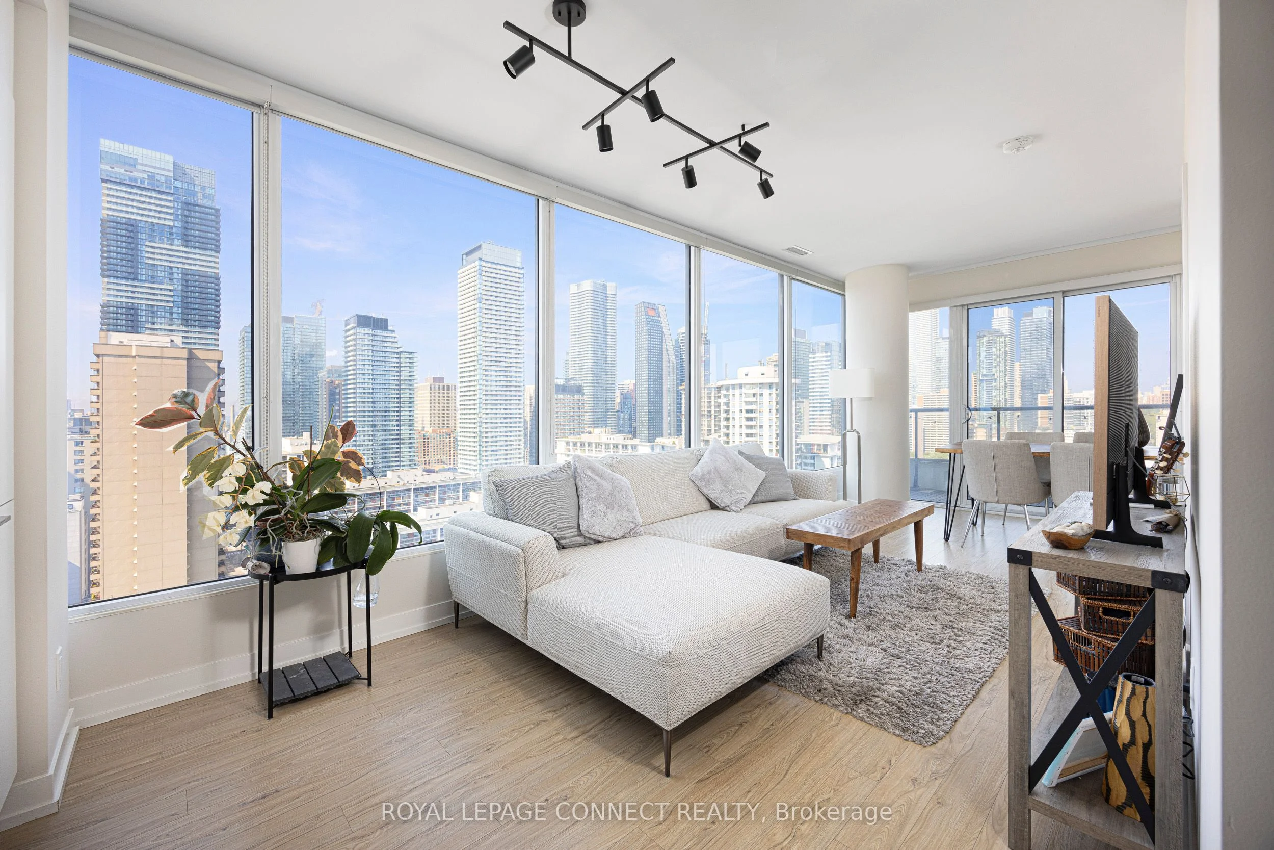 85 Wood Street 2806, Toronto C08, ON M4Y 0E8