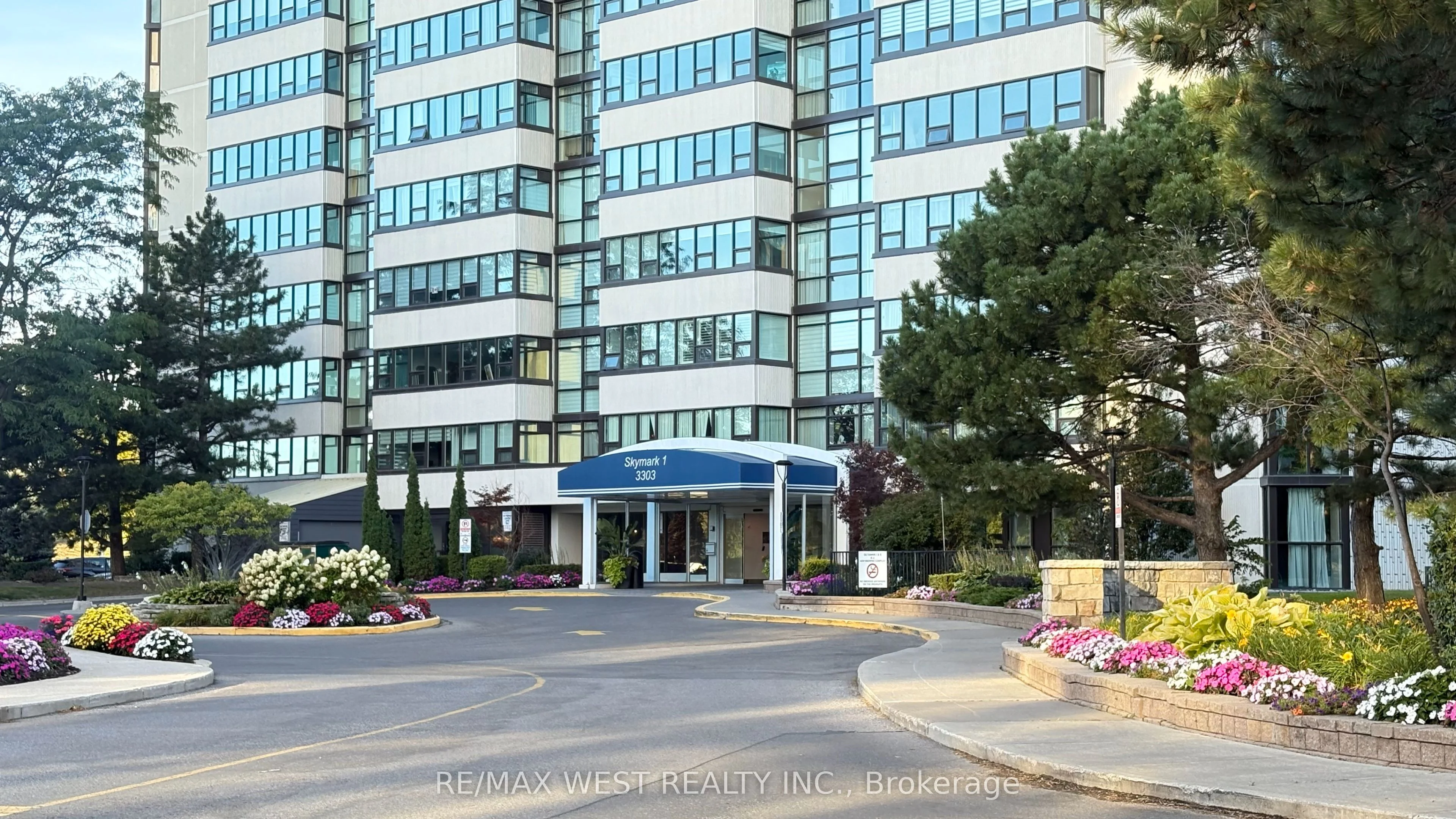 3303 Don Mills Road 2604, Toronto C15, ON M2J 4T6
