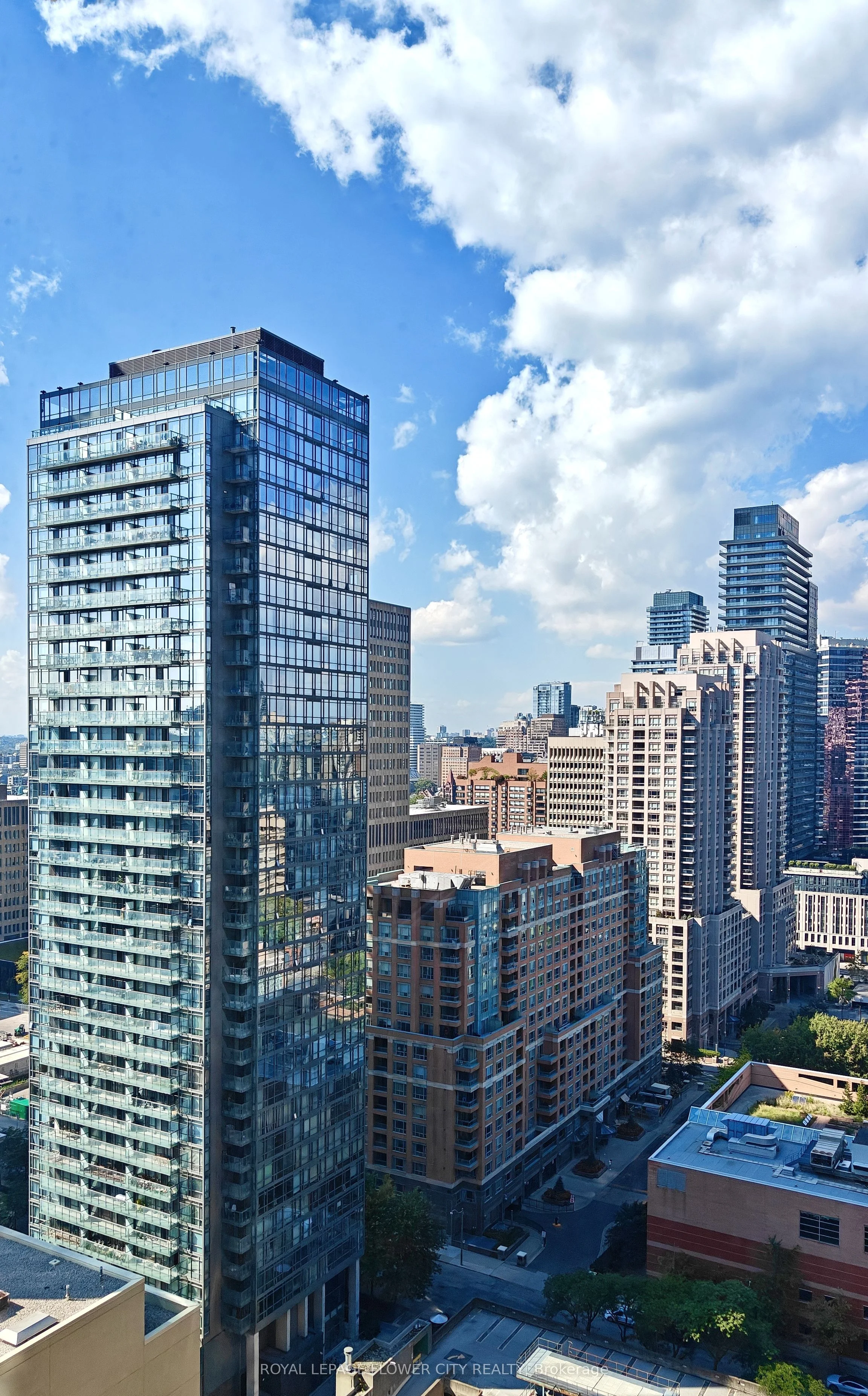 25 Grenville Street LPH #06, Toronto C01, ON M4Y 2X5