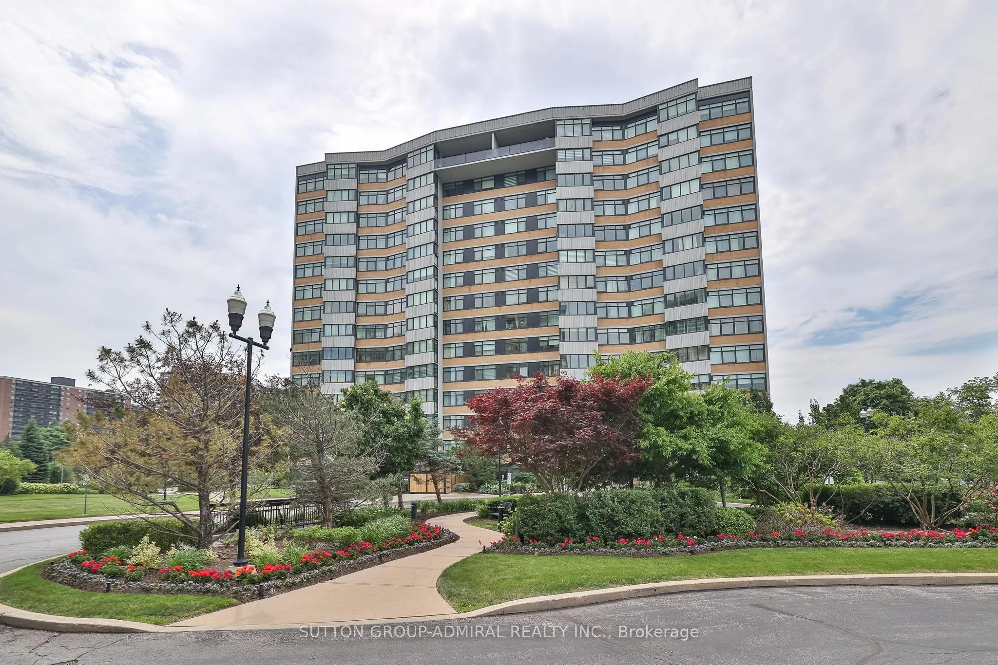 90 Fisherville Road 104, Toronto C07, ON M2R 3J9