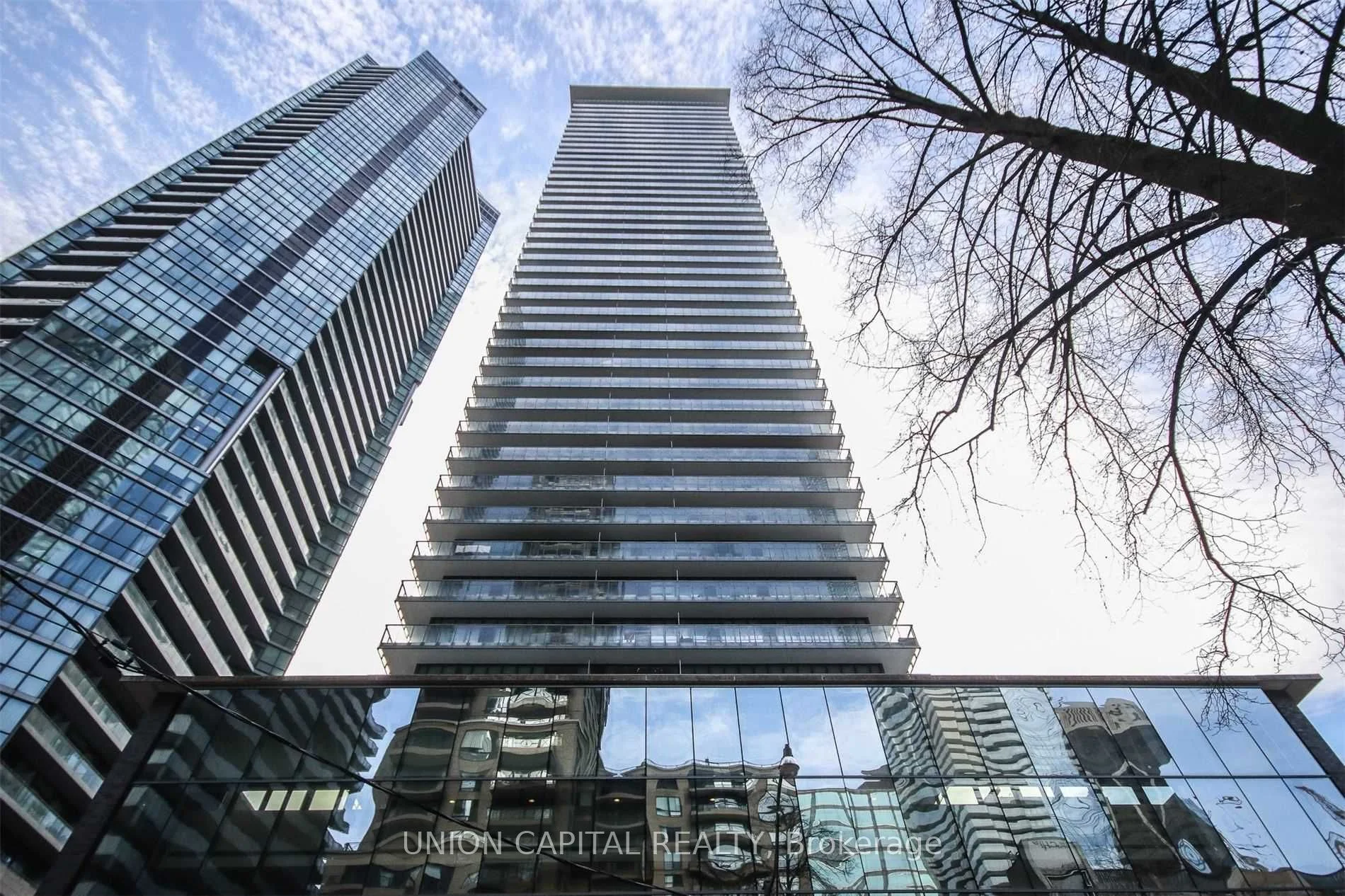 33 Charles Street E 3905, Toronto C08, ON M4Y 1R9