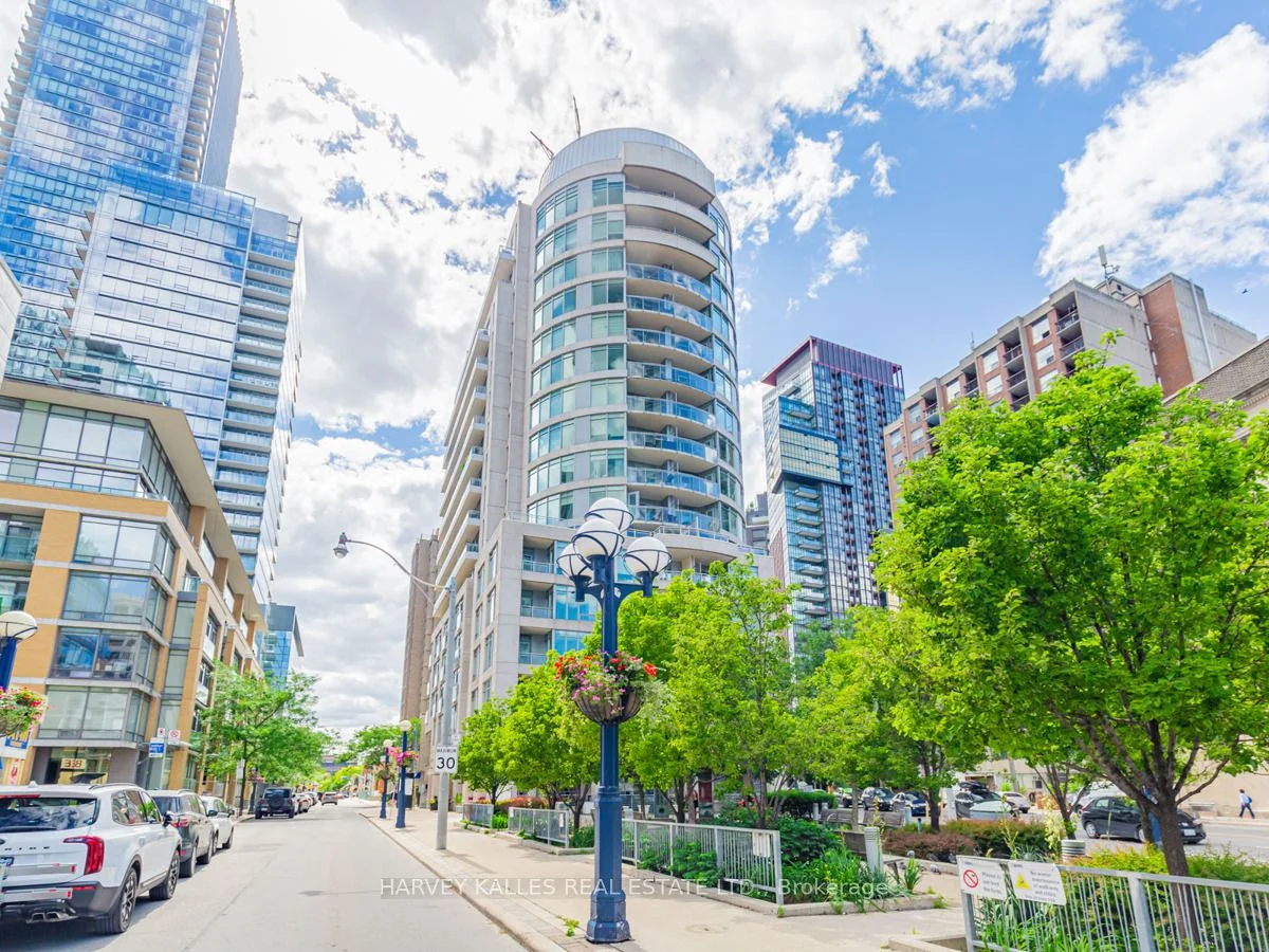 8 Scollard Street 1301, Toronto C02, ON M5R 1M2