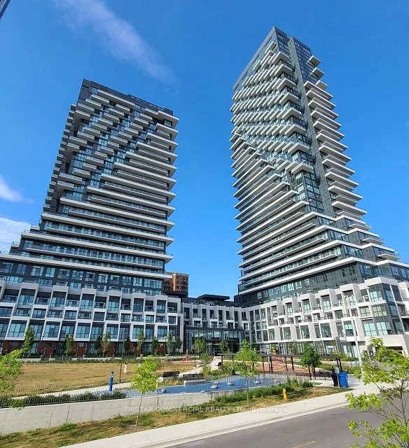 30 Inn on the Park Drive 3910, Toronto C13, ON M3C 0P7