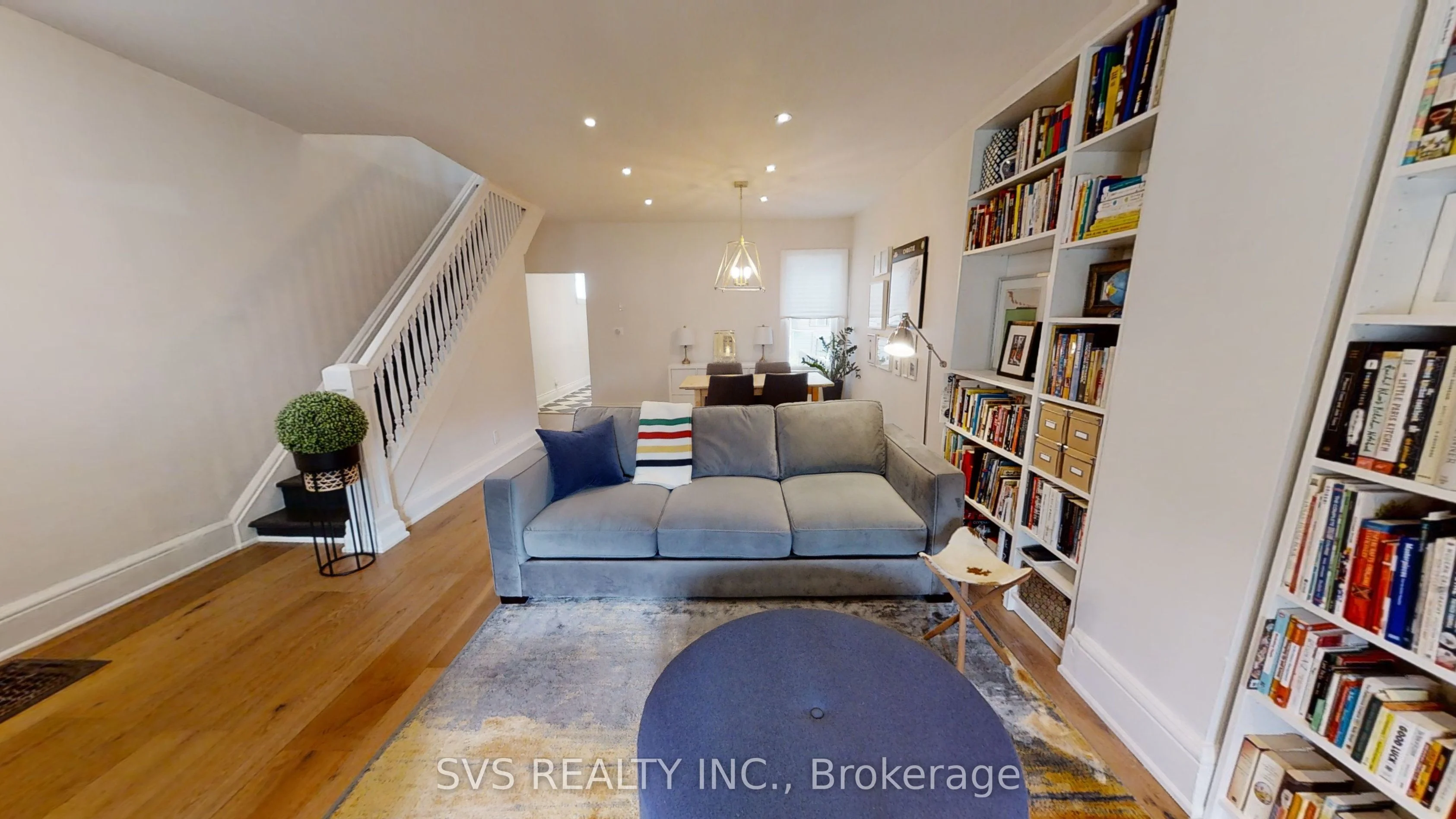 277 Christie Street, Toronto C02, ON M6G 3B9
